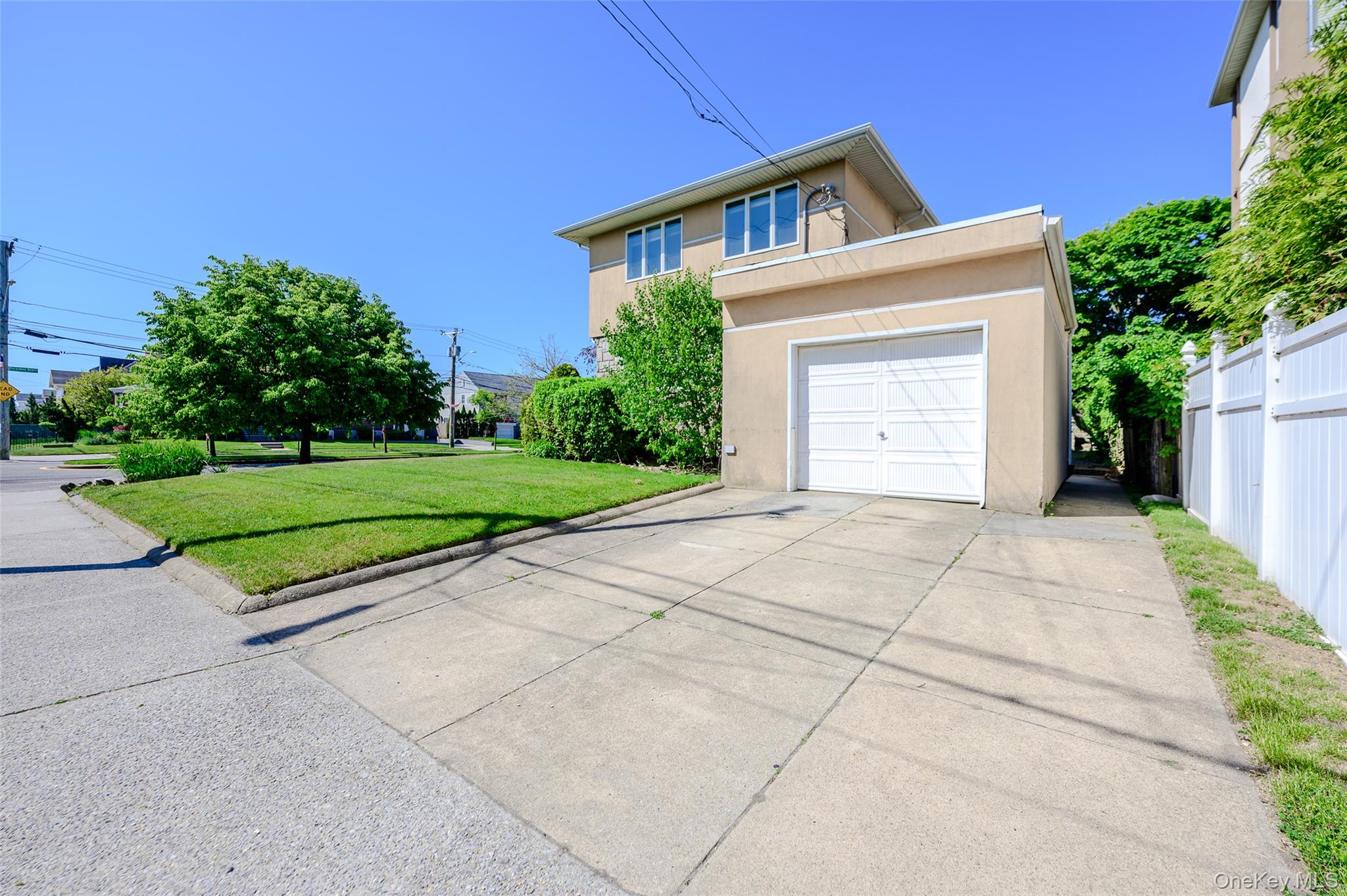 13802 Rockaway Beach Boulevard Property Photo 32