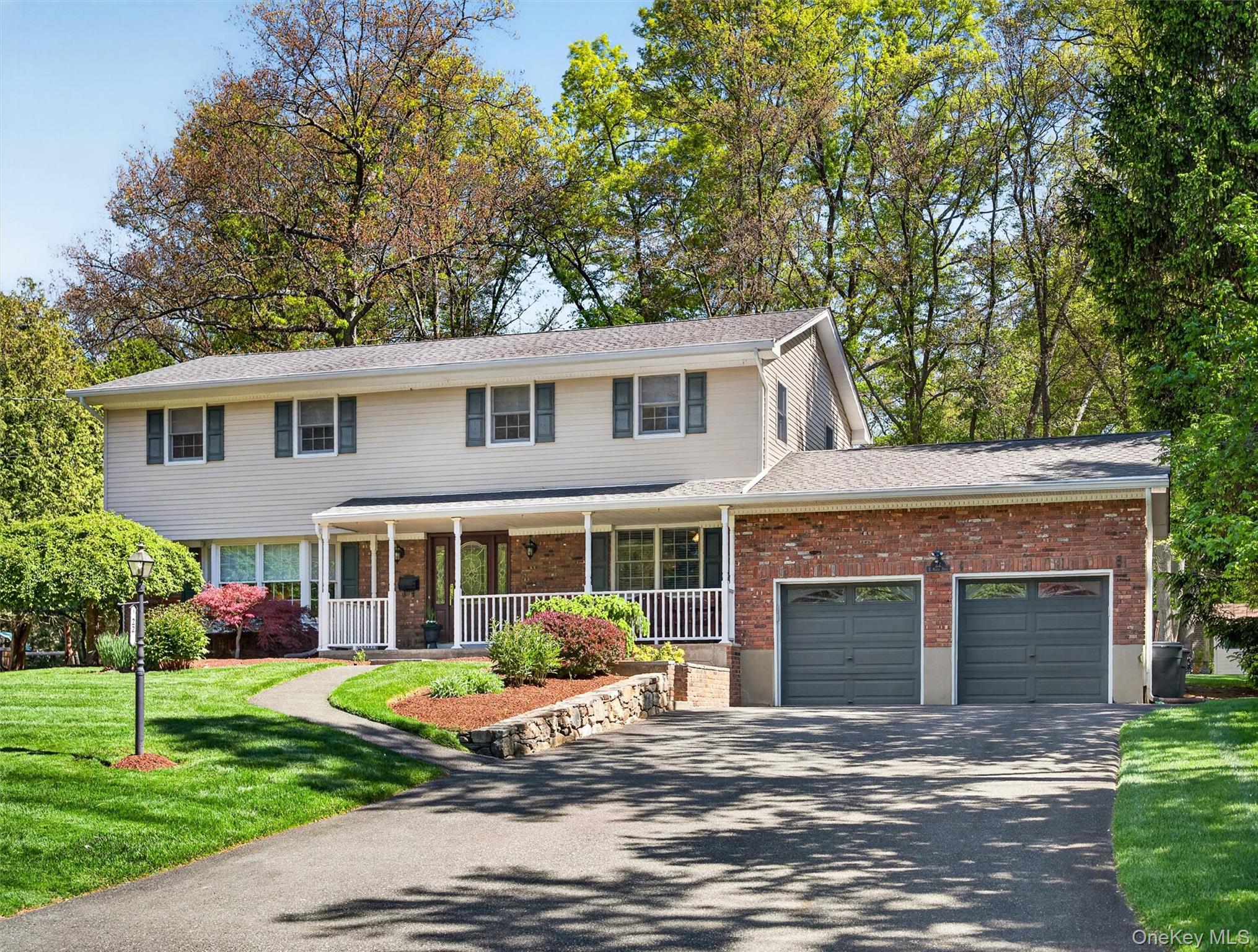 22 E Mayer Drive Property Photo 2