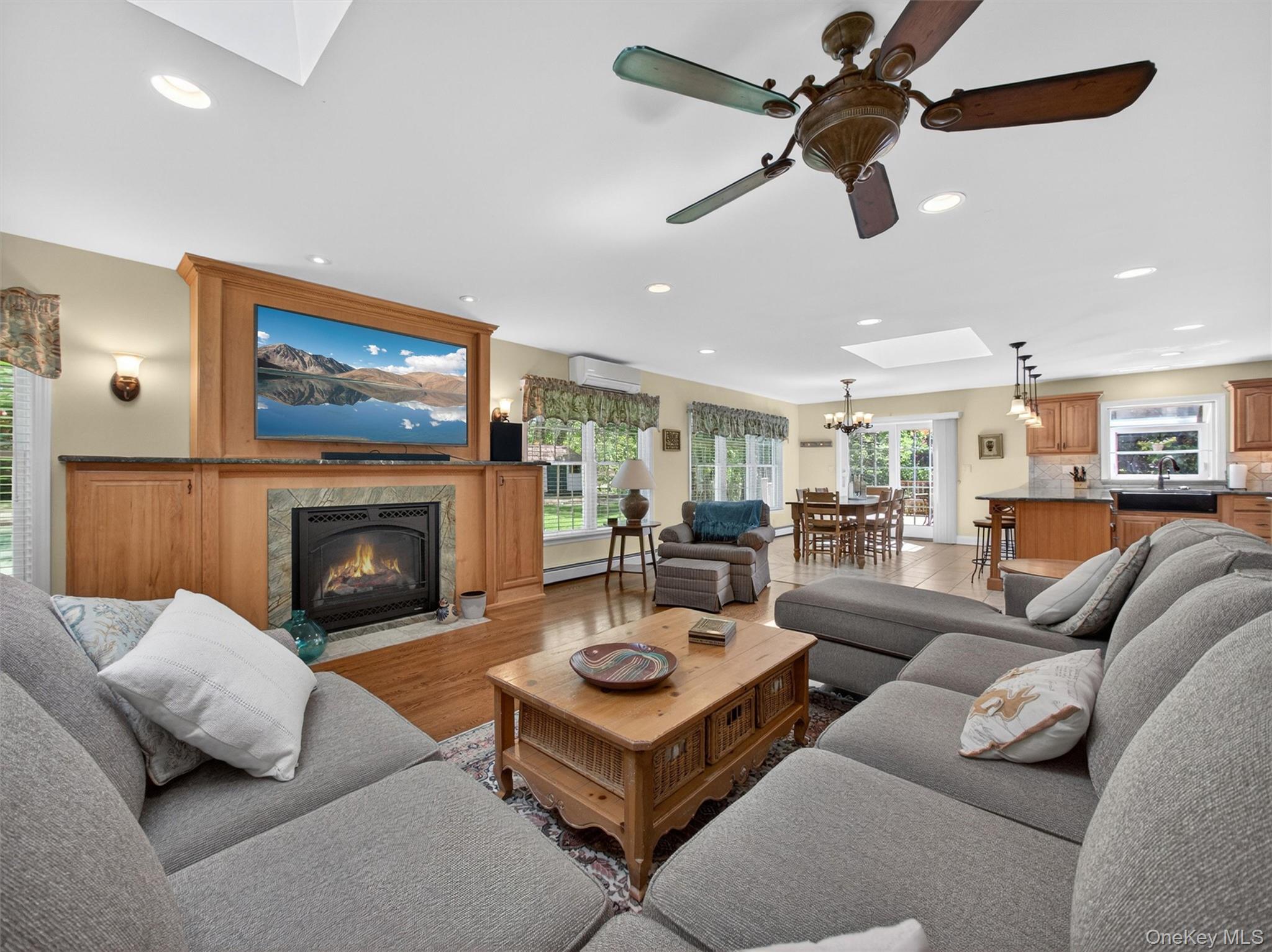 22 E Mayer Drive Property Photo 4