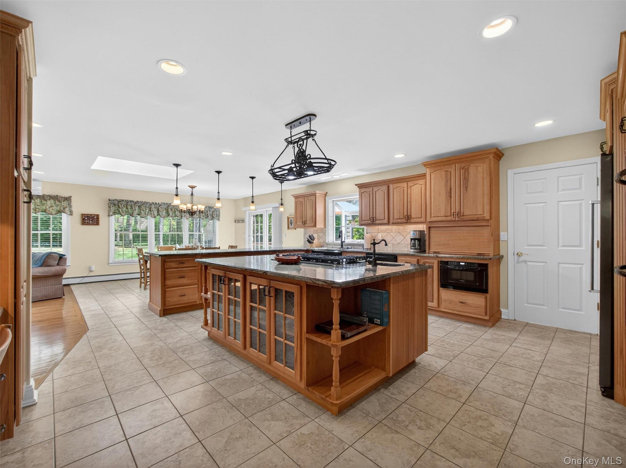 22 E Mayer Drive Property Photo 7
