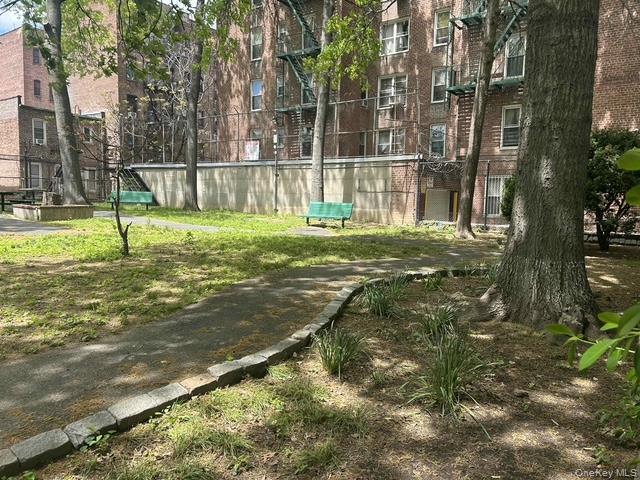 1425 Thieriot Avenue 1j Property Photo 6