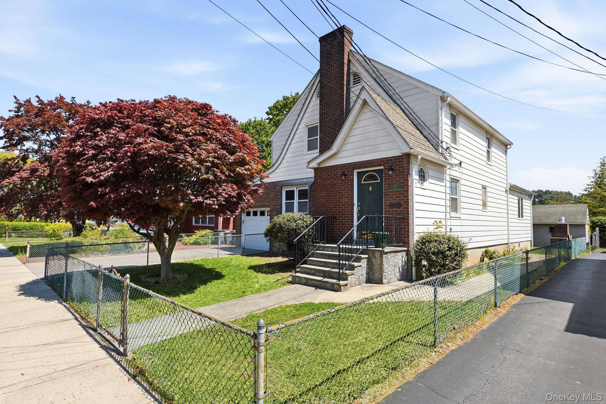 68 Seneca Avenue Property Photo 1