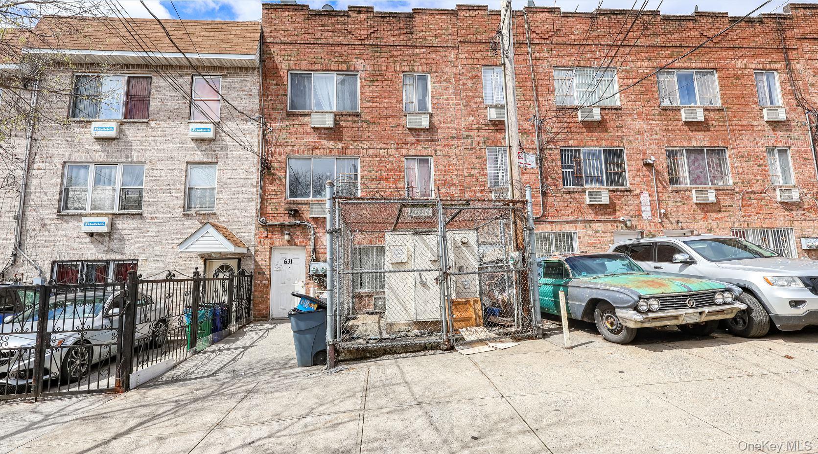 631 Coster Street Property Photo 2