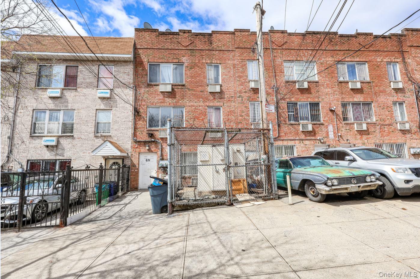 631 Coster Street Property Photo 3