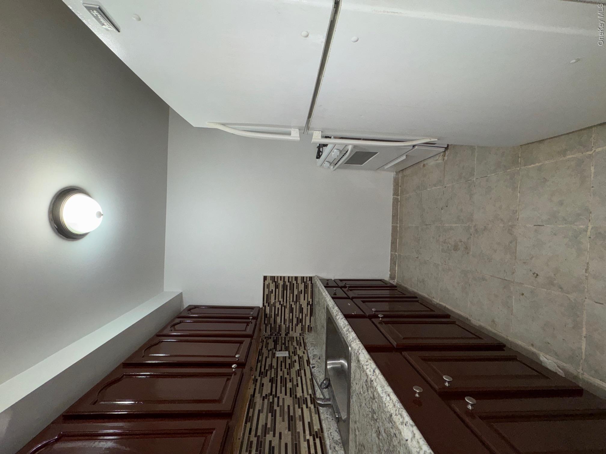 631 Coster Street Property Photo 6