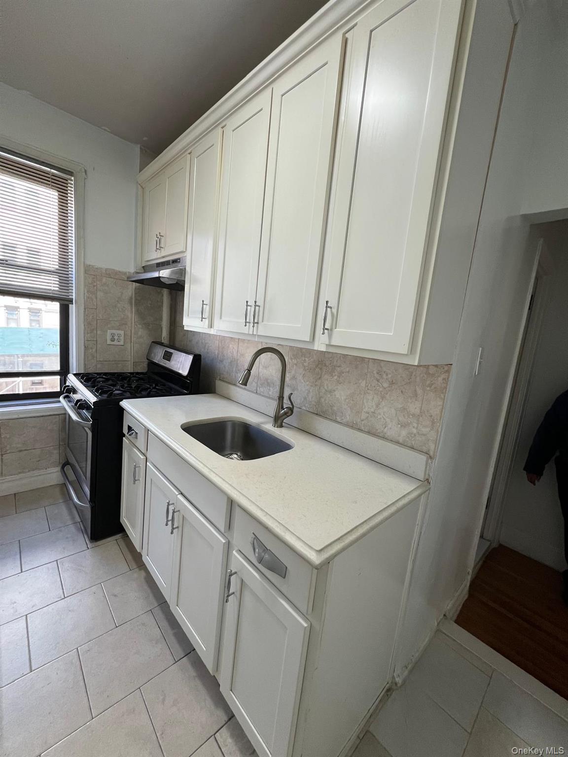 754 Brady Avenue 201 Property Photo 15