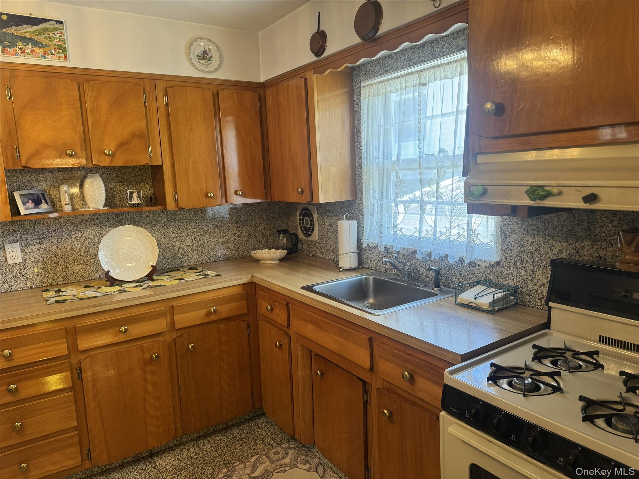 30 Malverne Avenue Property Photo 17