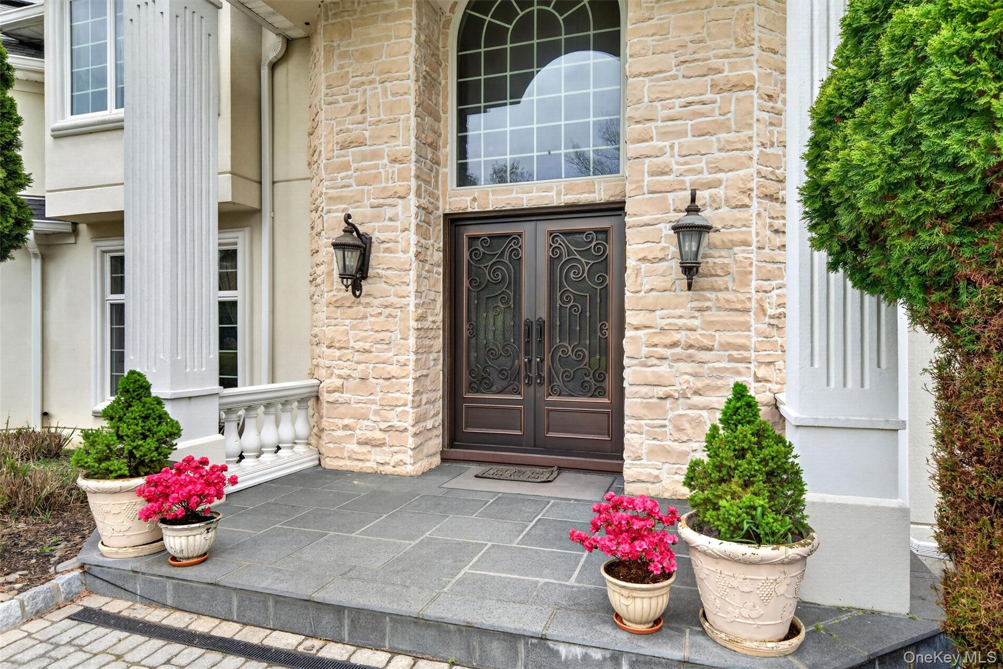 23 Greenwich Avenue Property Photo 4
