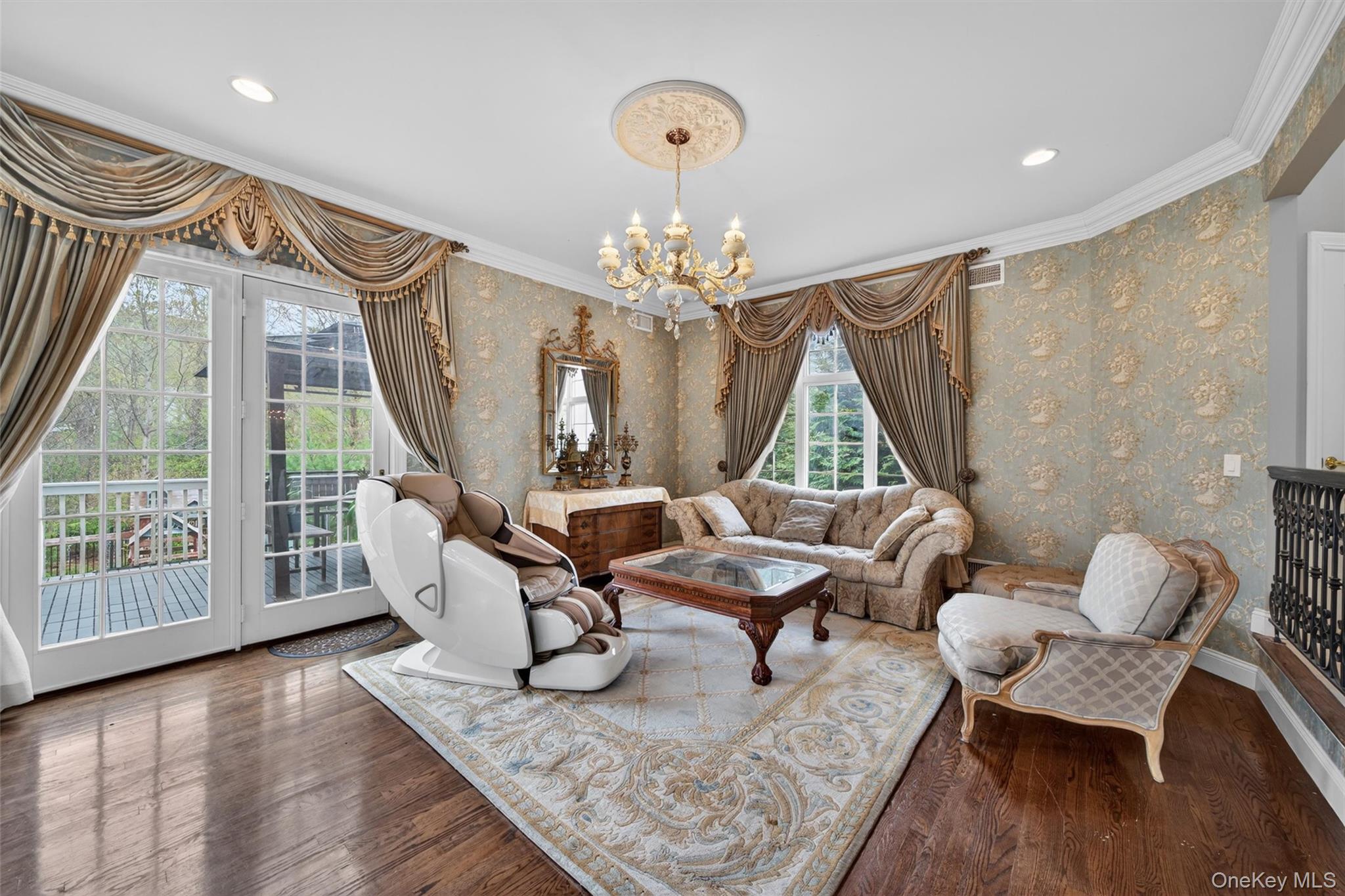 23 Greenwich Avenue Property Photo 6