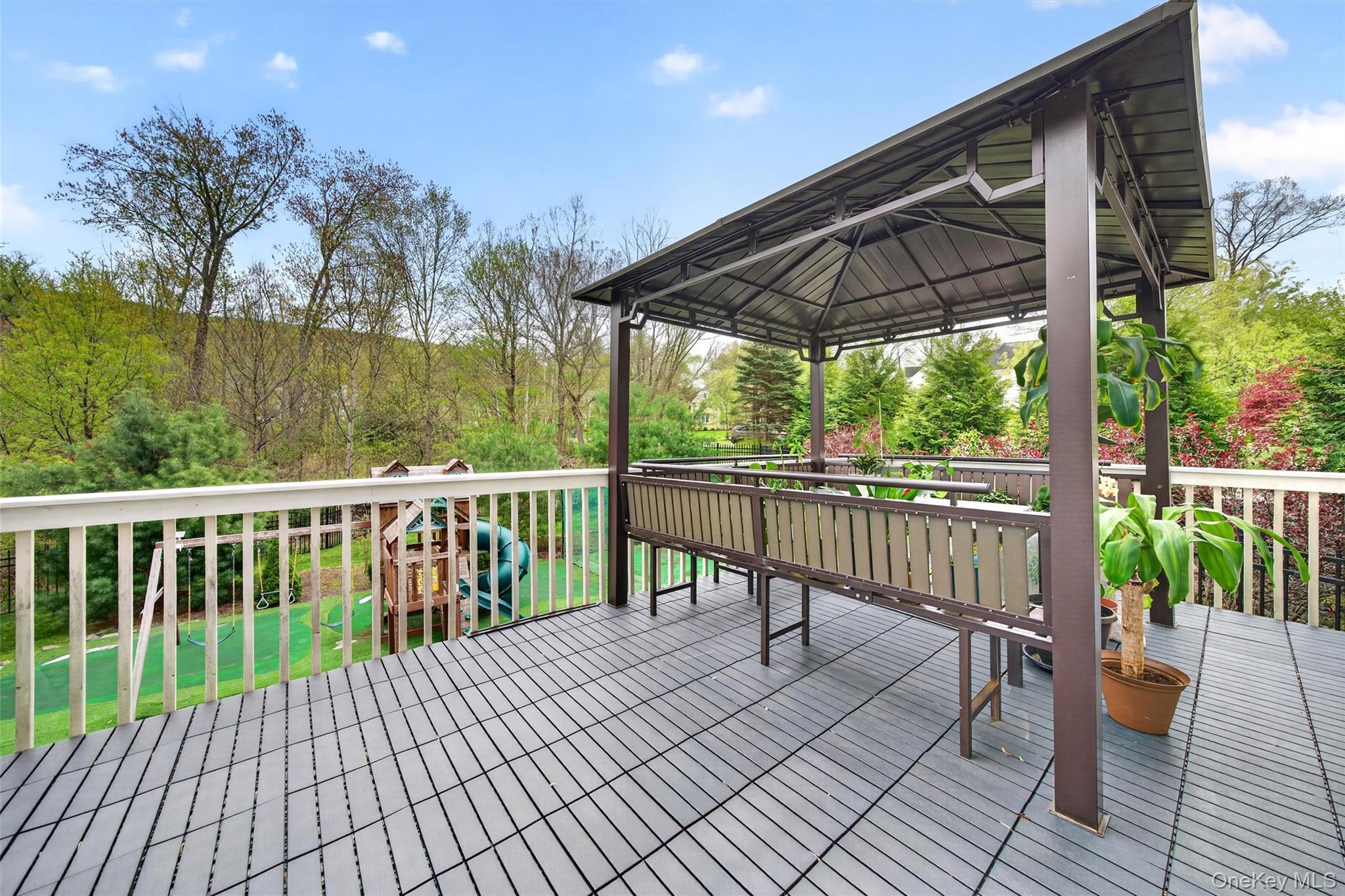 23 Greenwich Avenue Property Photo 9