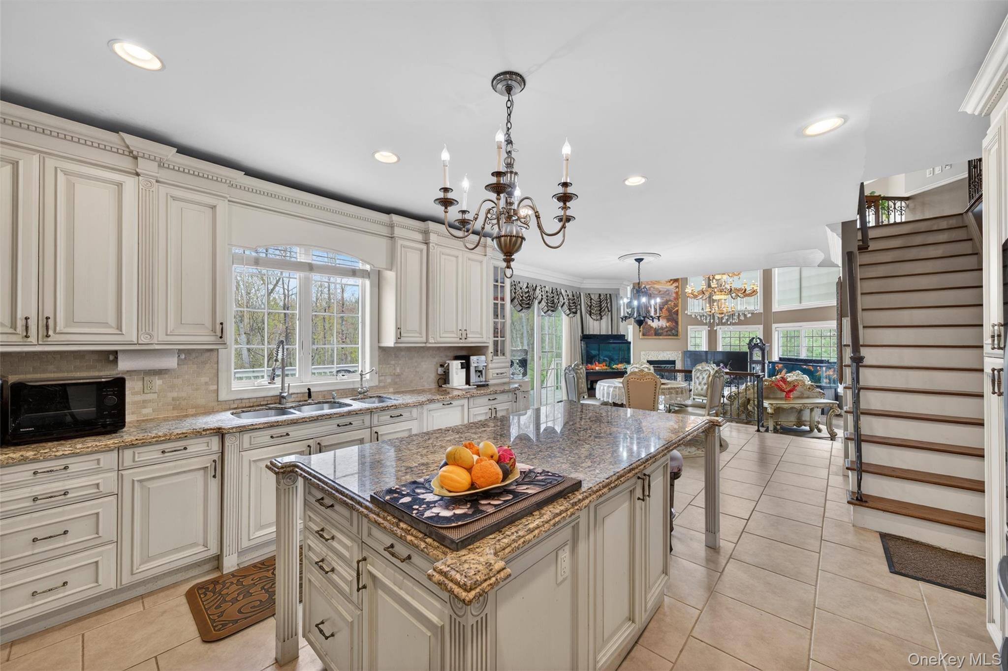 23 Greenwich Avenue Property Photo 11