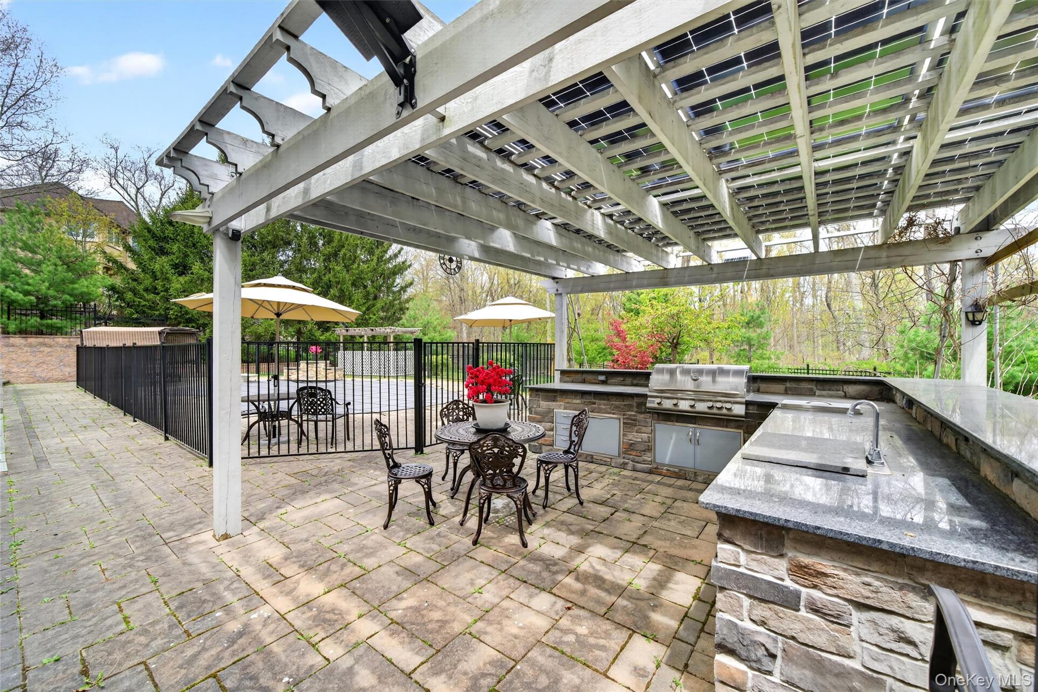 23 Greenwich Avenue Property Photo 38