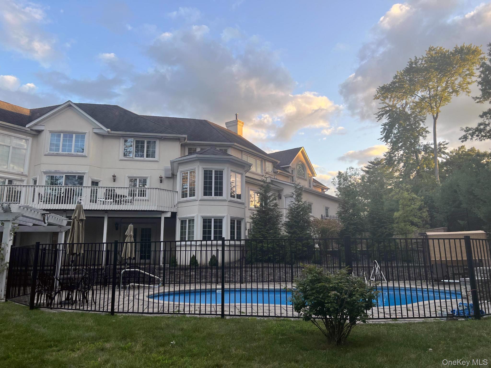 23 Greenwich Avenue Property Photo 42
