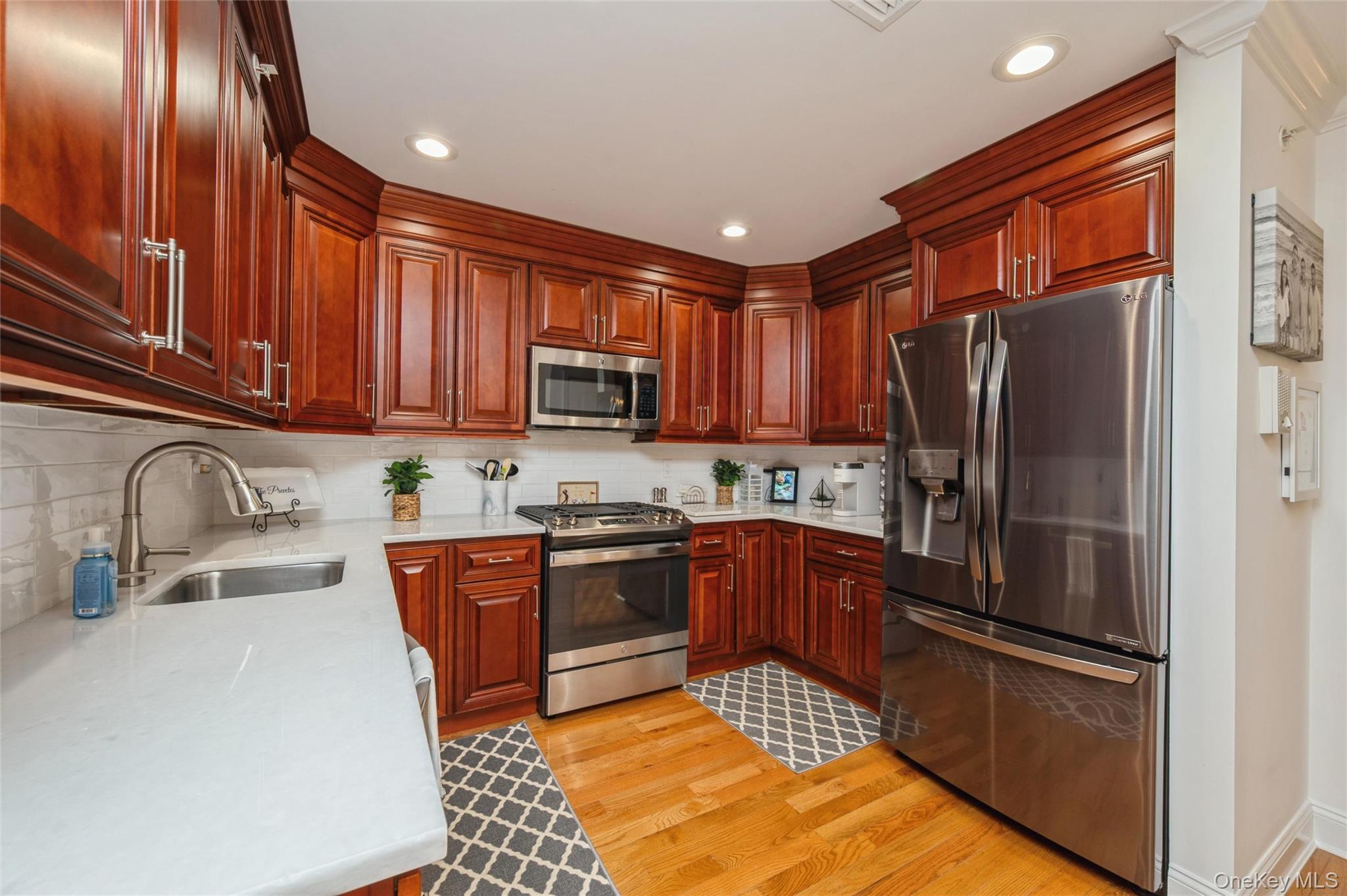 608 Carman Avenue C2 Property Photo 12