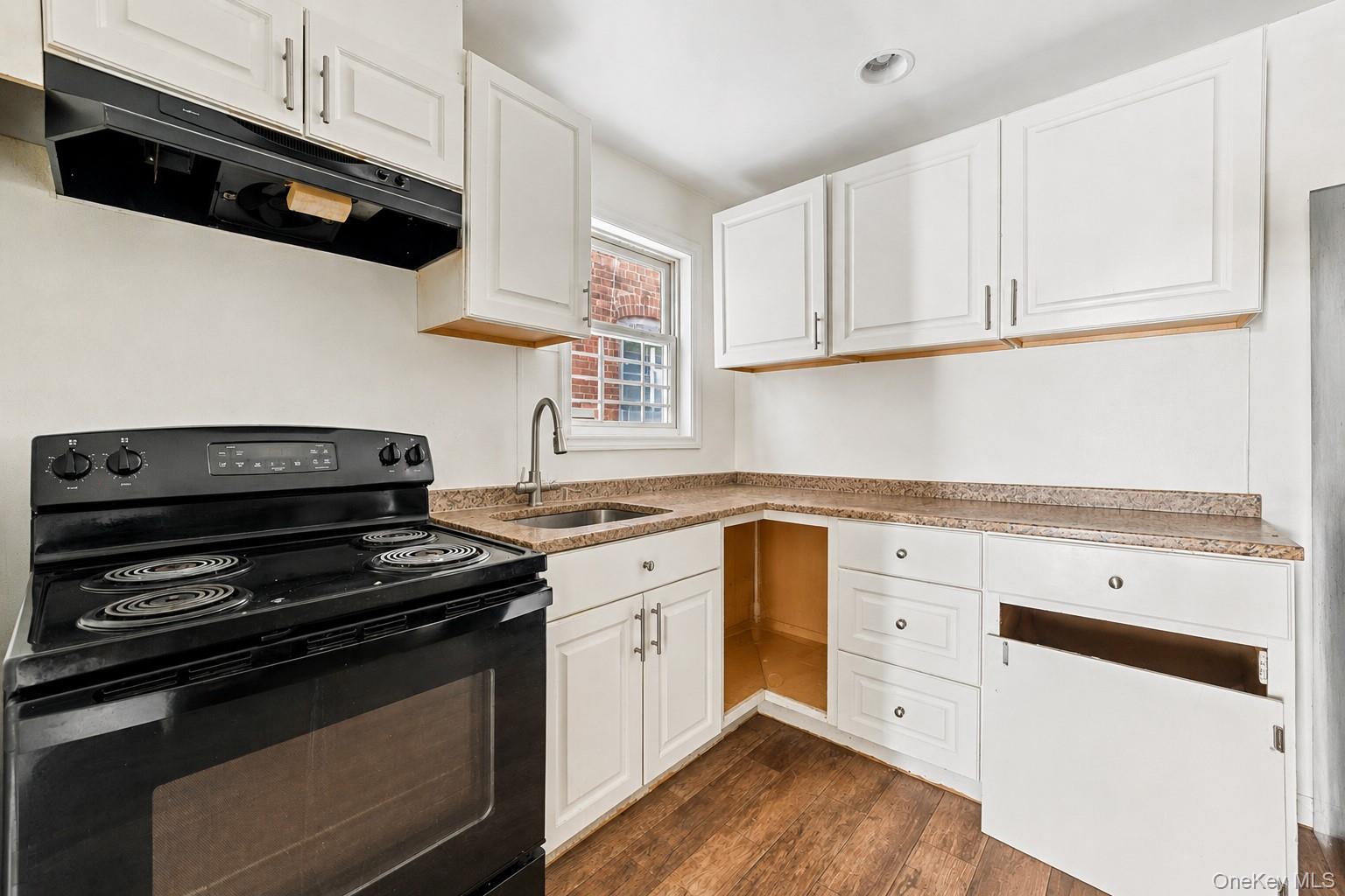 931 Diven Street Property Photo 4