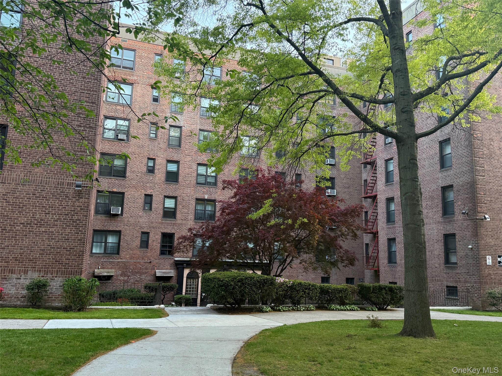 83-85 Woodhaven Boulevard 2e Property Photo 1