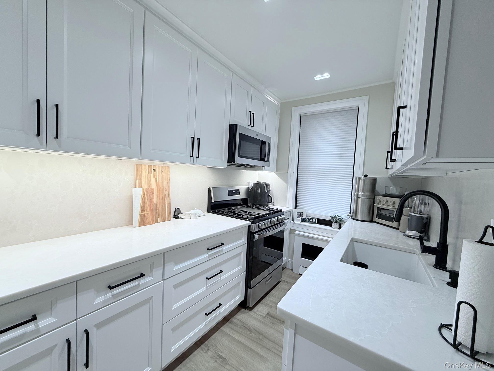 83-85 Woodhaven Boulevard 2e Property Photo 6