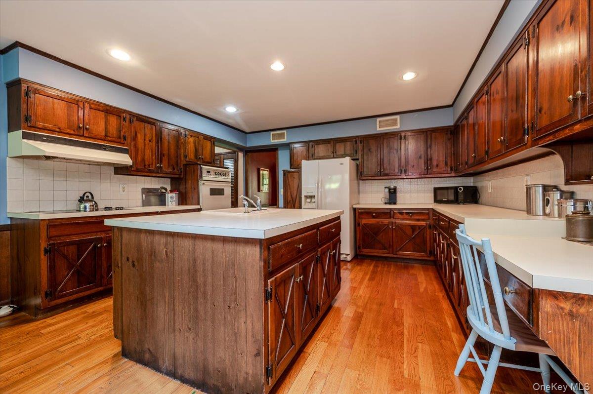 2 Richard Lane Property Photo 11