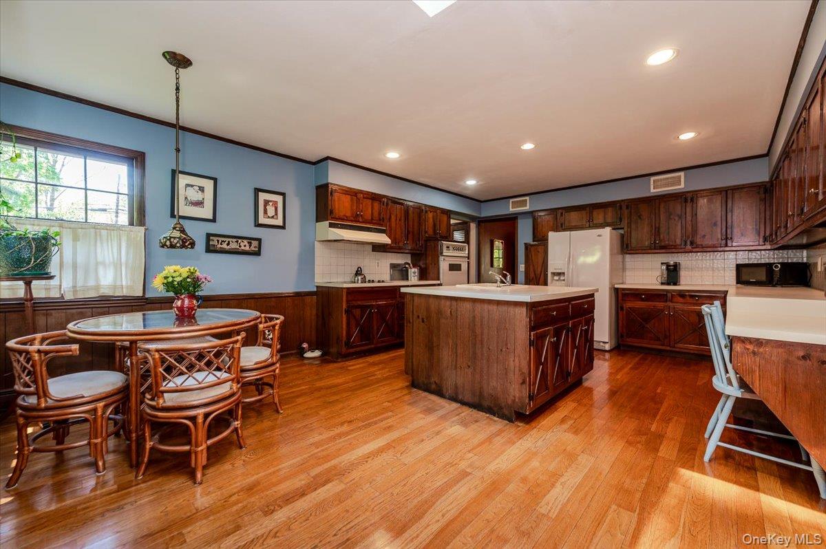 2 Richard Lane Property Photo 12