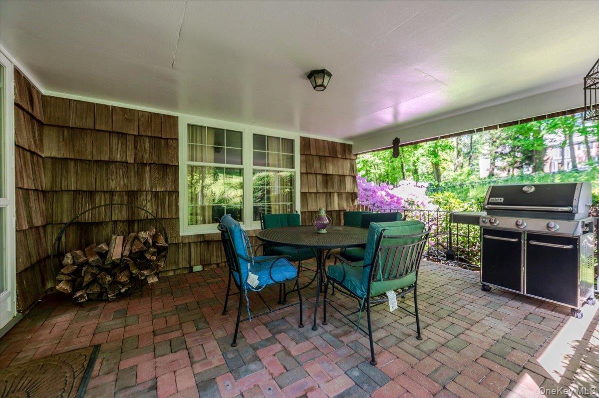 2 Richard Lane Property Photo 28