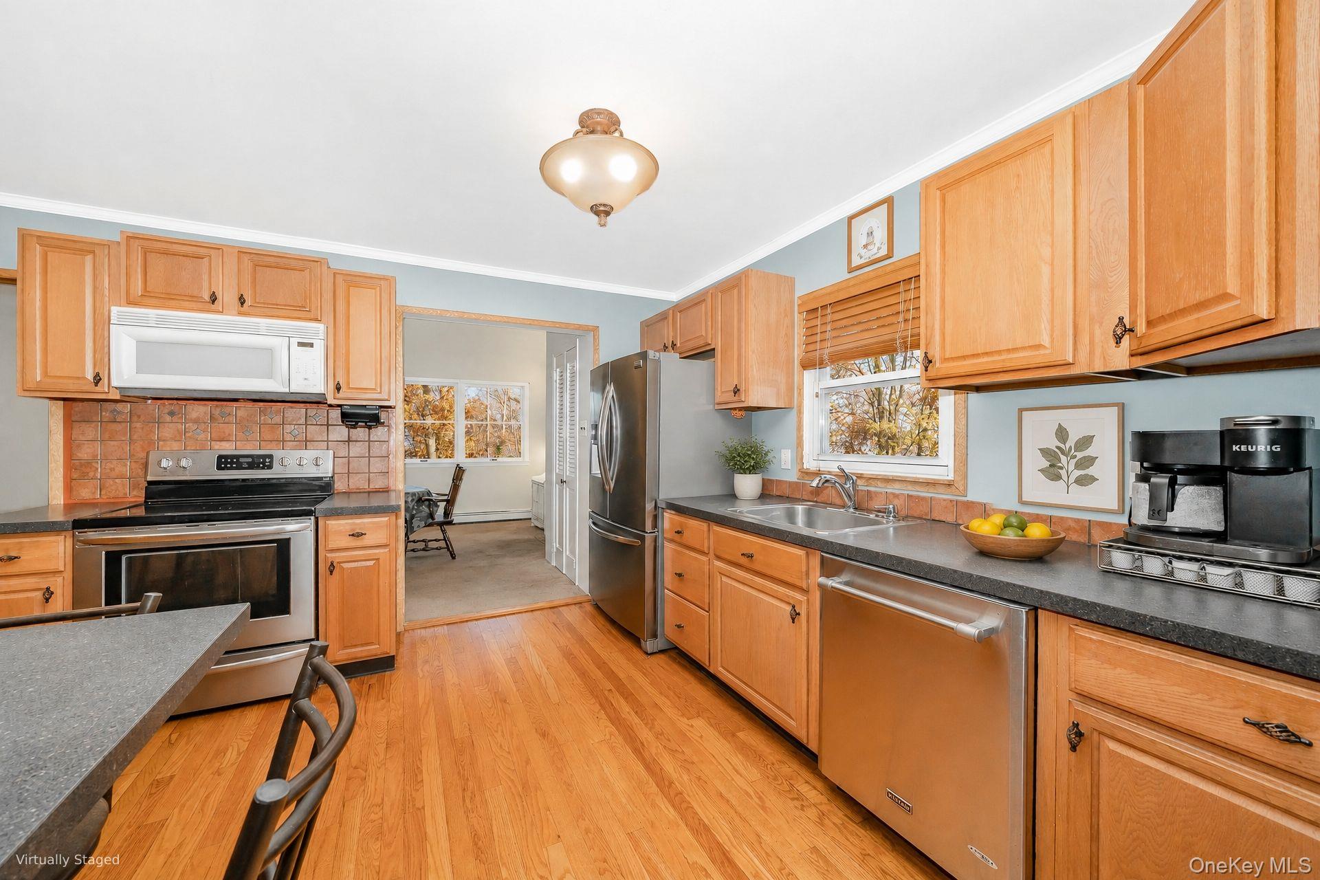 116 E 13th Street Property Photo 13