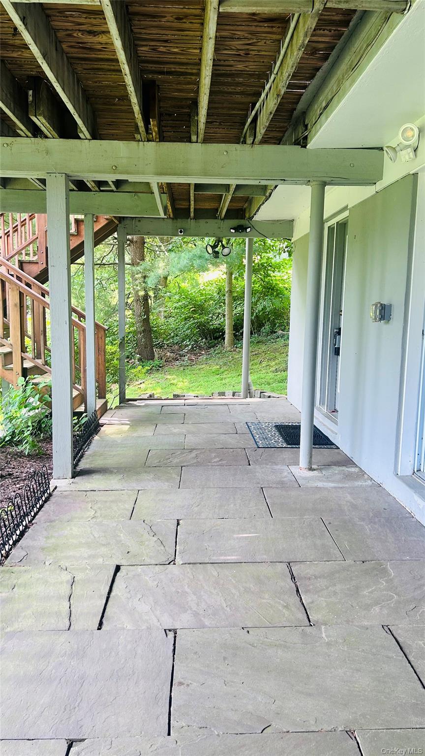 1095 Route 9w Property Photo 11
