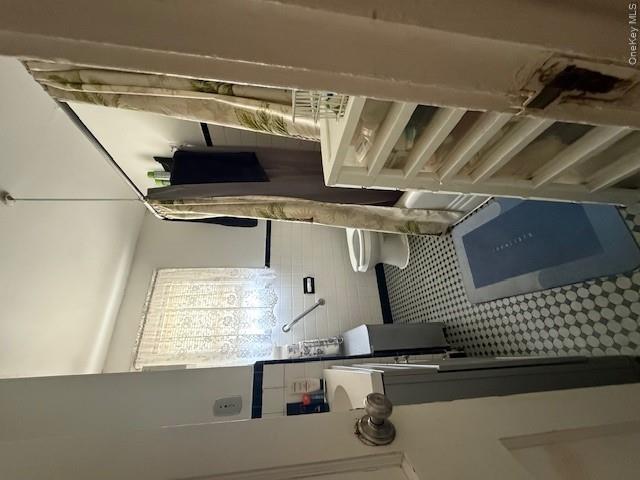 2571 Beltagh Avenue Property Photo 8