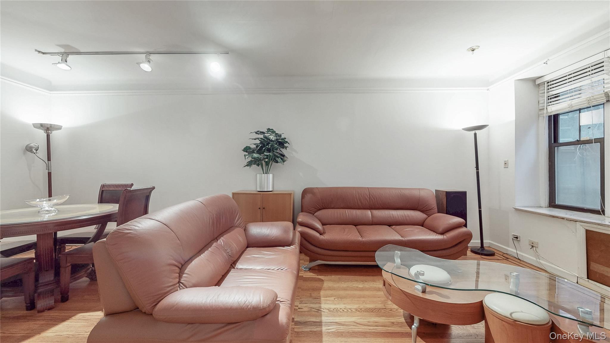 109-14 Ascan Avenue 1d Property Photo 2