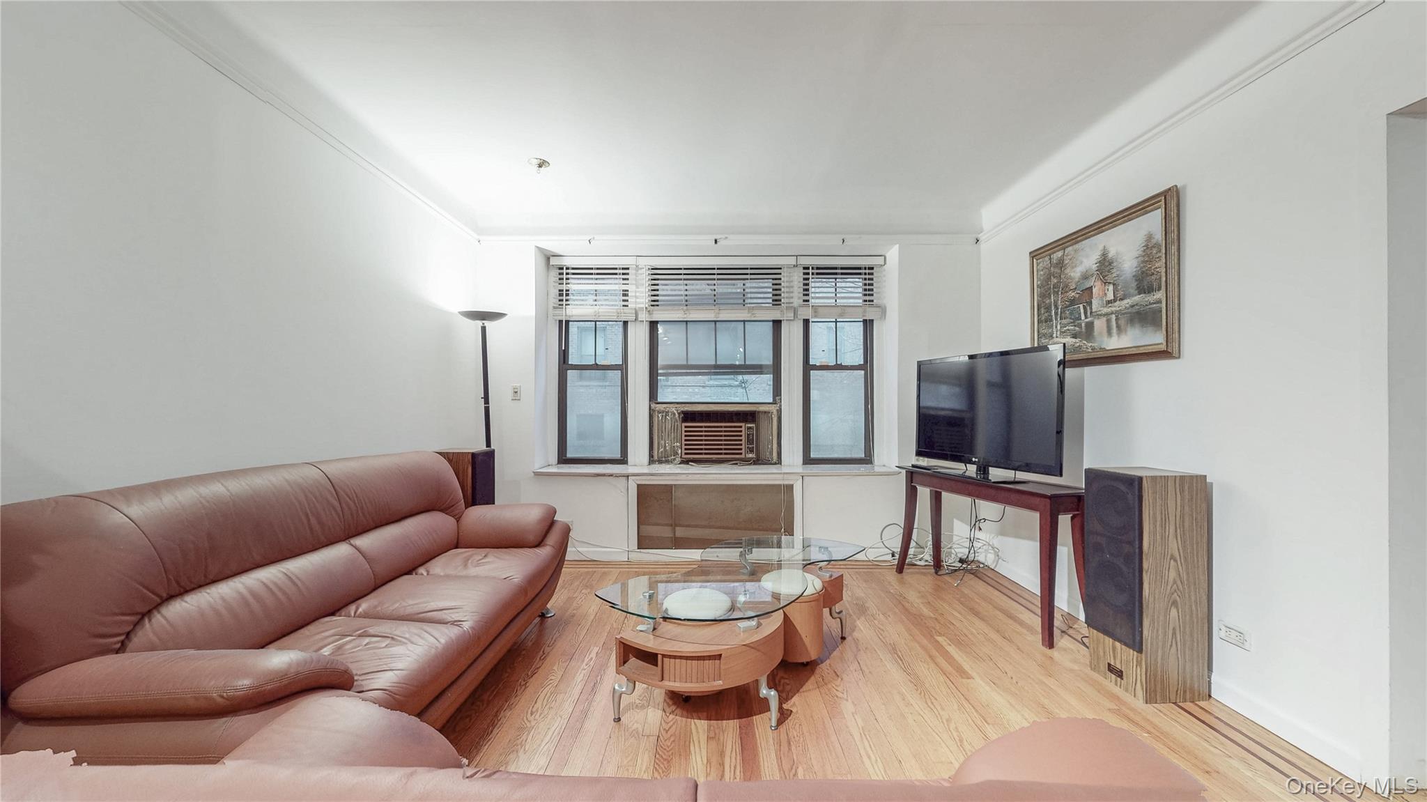 109-14 Ascan Avenue 1d Property Photo 3