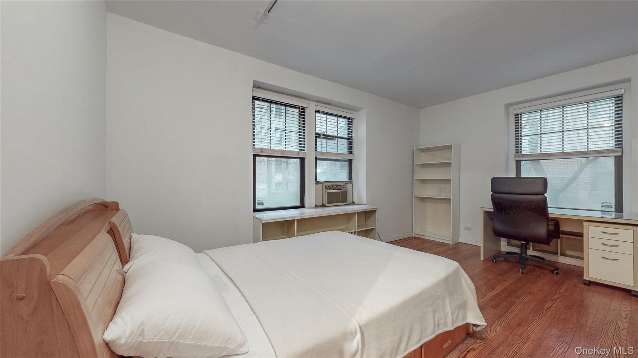 109-14 Ascan Avenue 1d Property Photo 6