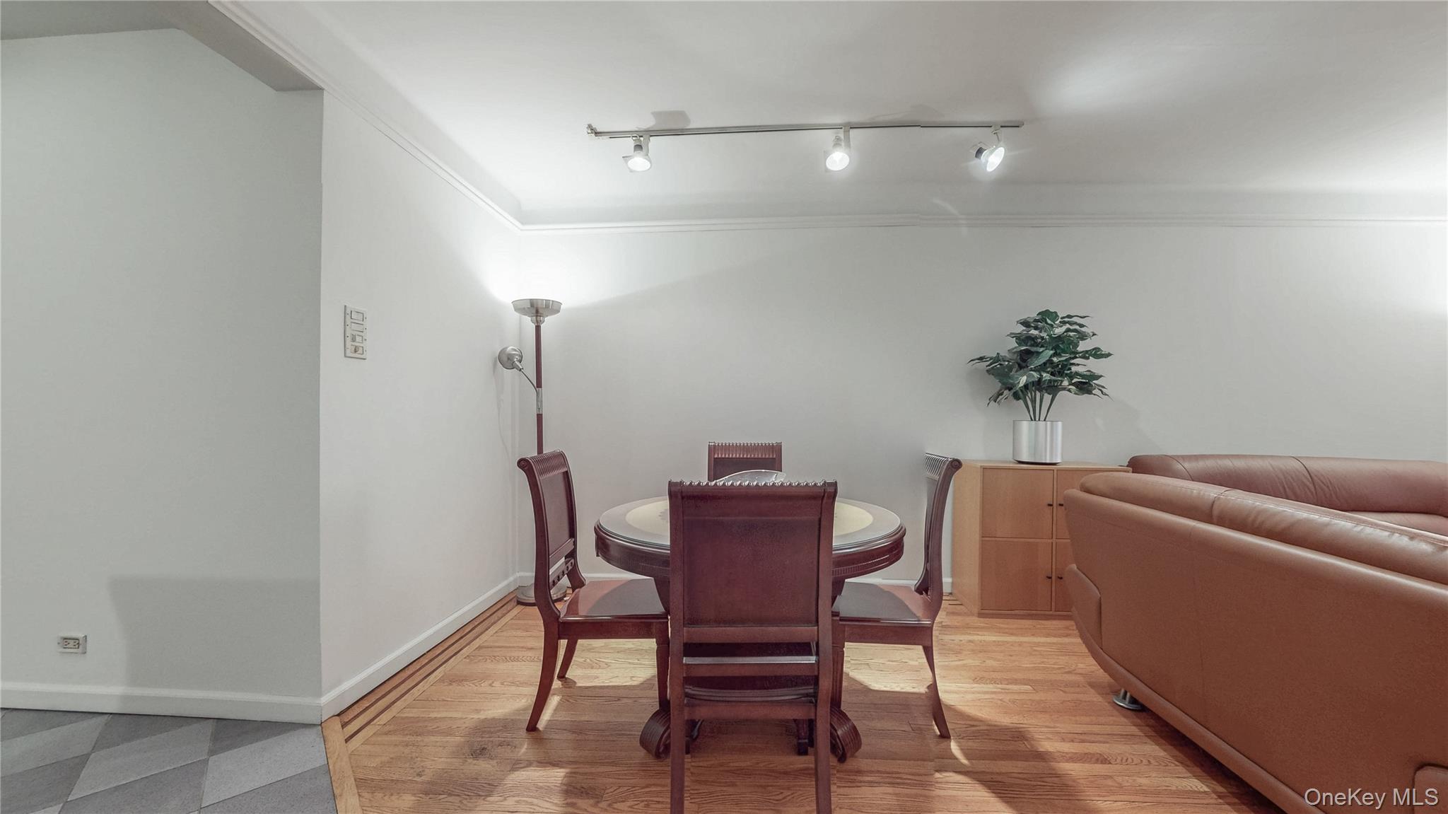 109-14 Ascan Avenue 1d Property Photo 10