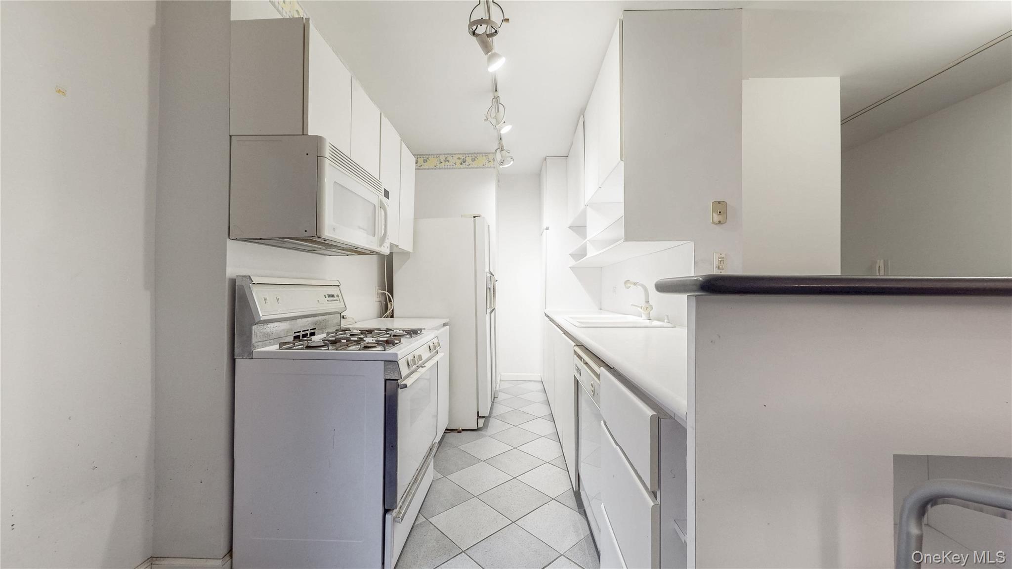 109-14 Ascan Avenue 1d Property Photo 12
