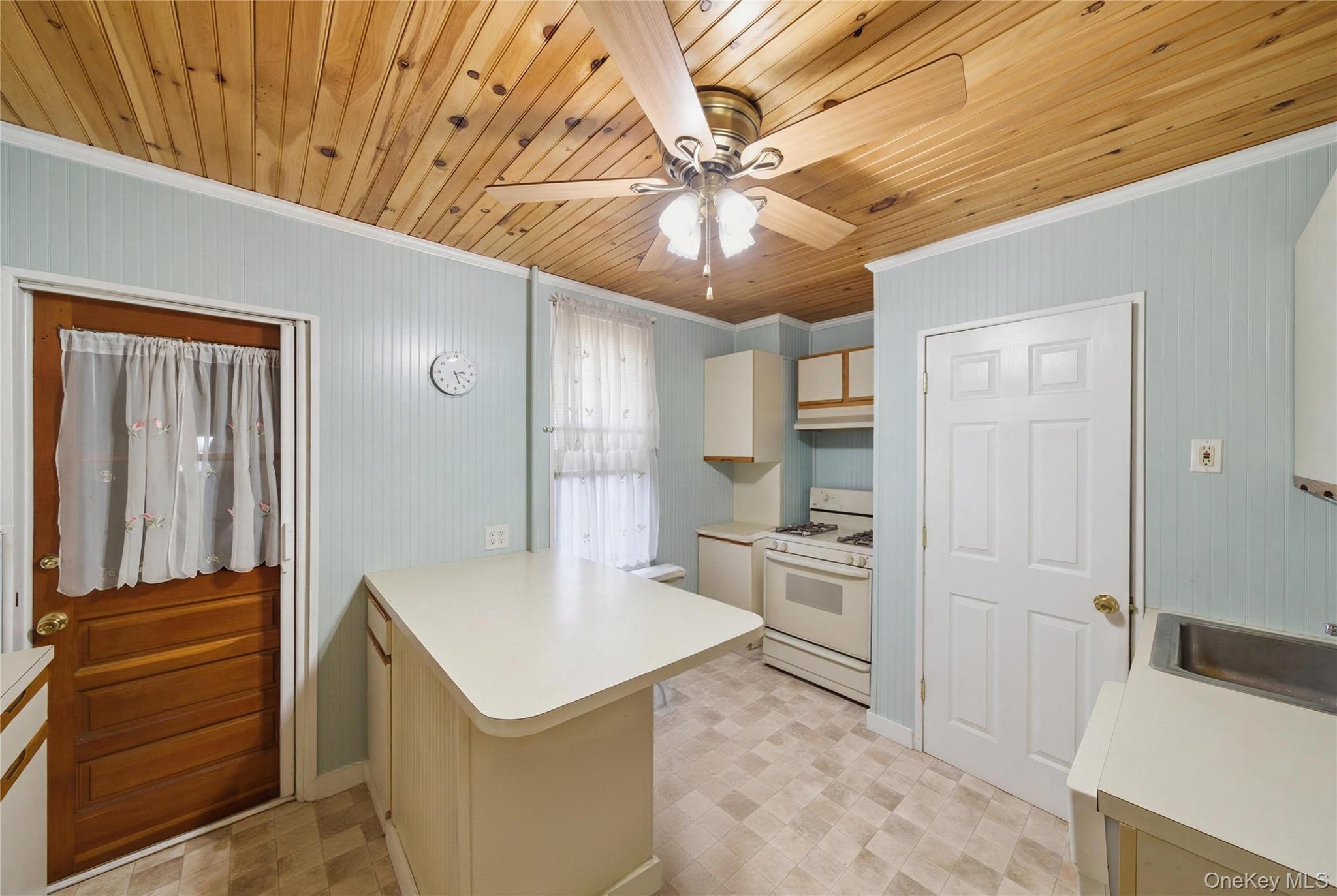 6661 74th Street Property Photo 11