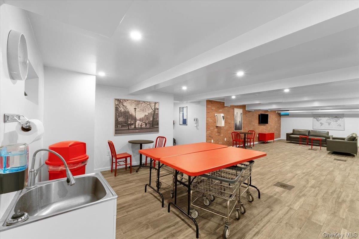 21 Barstow Road 2i Property Photo 26