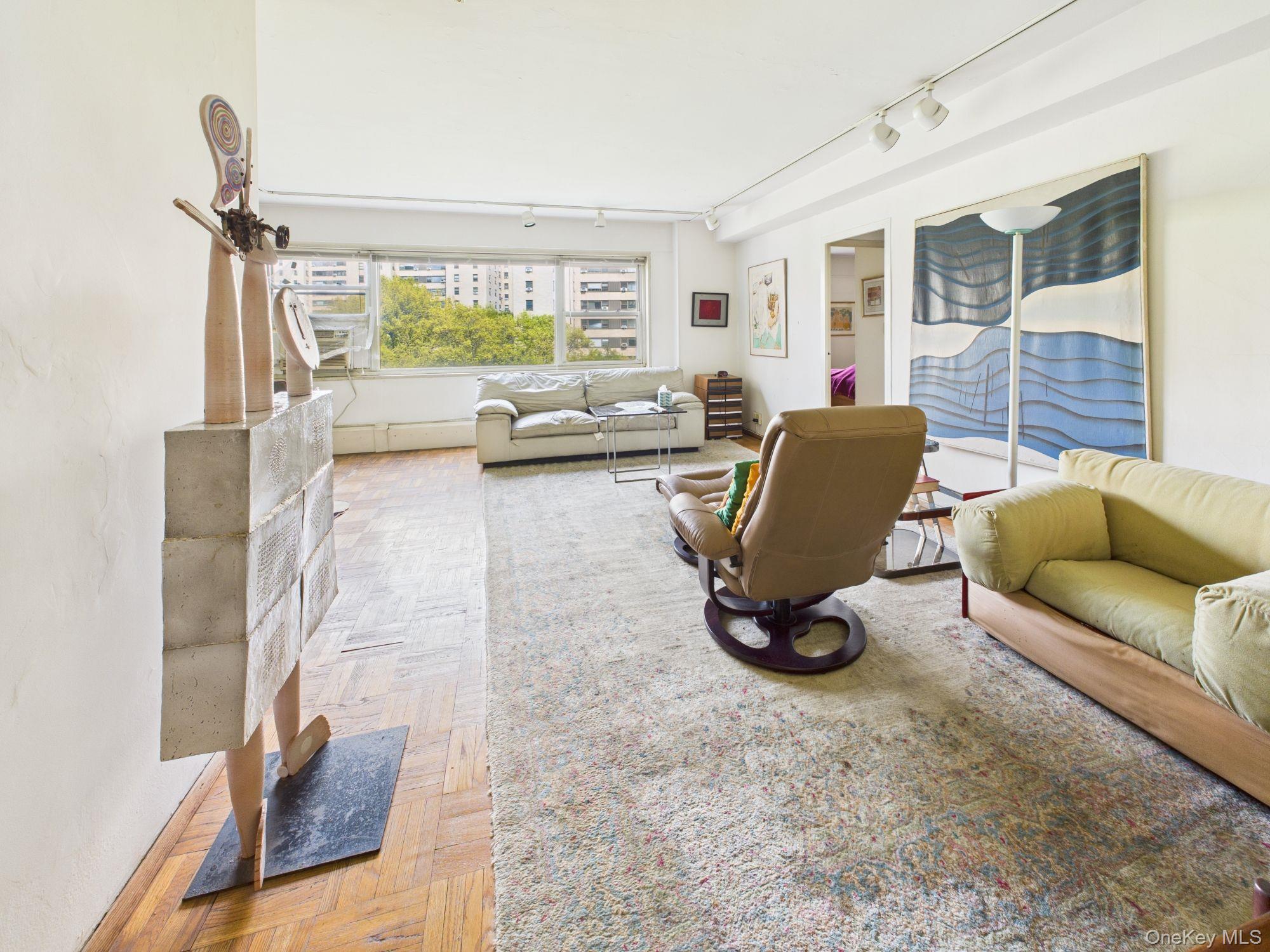2 Fordham Hill Oval Unit 9g Property Photo 4