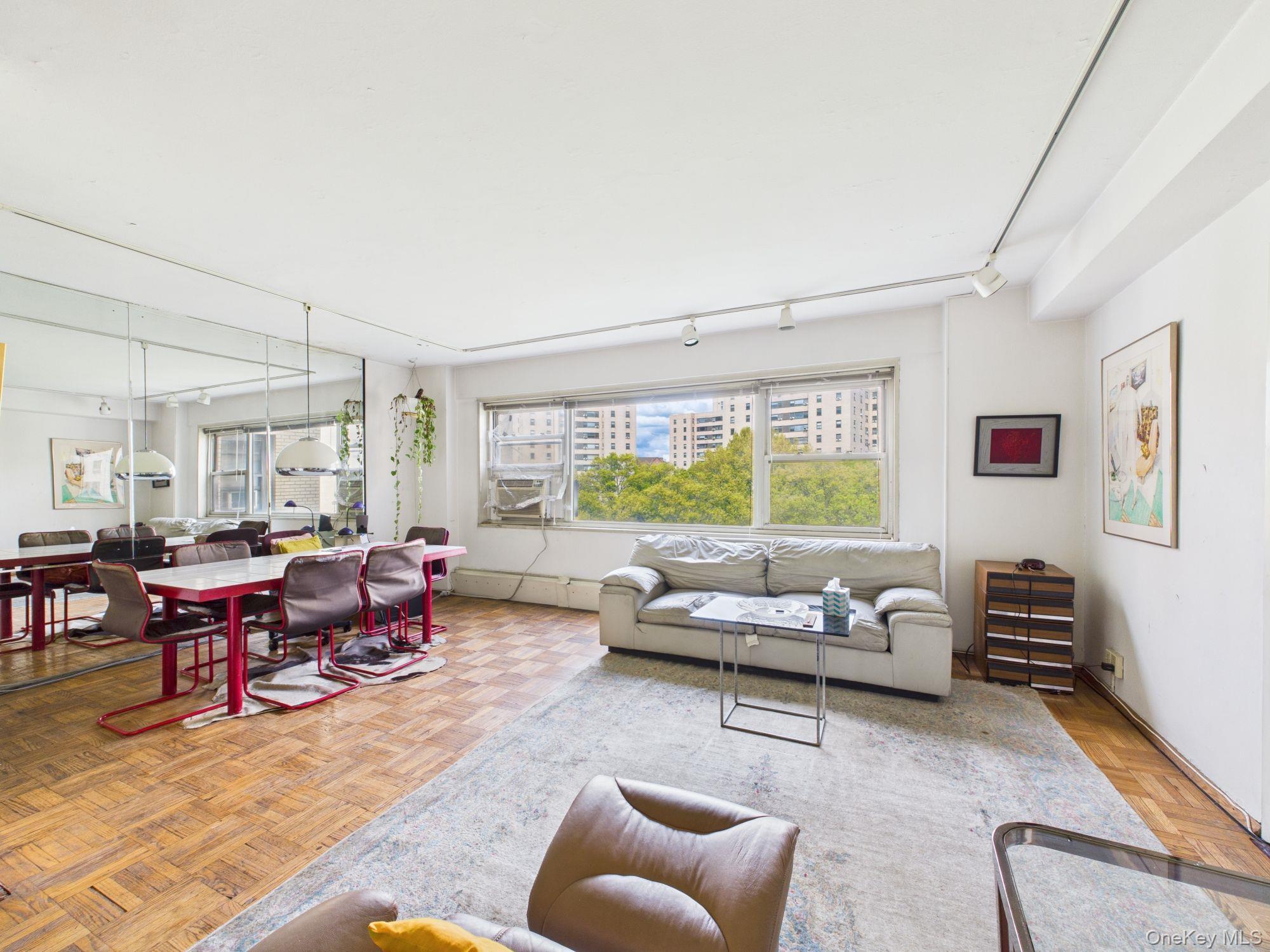 2 Fordham Hill Oval Unit 9g Property Photo 7