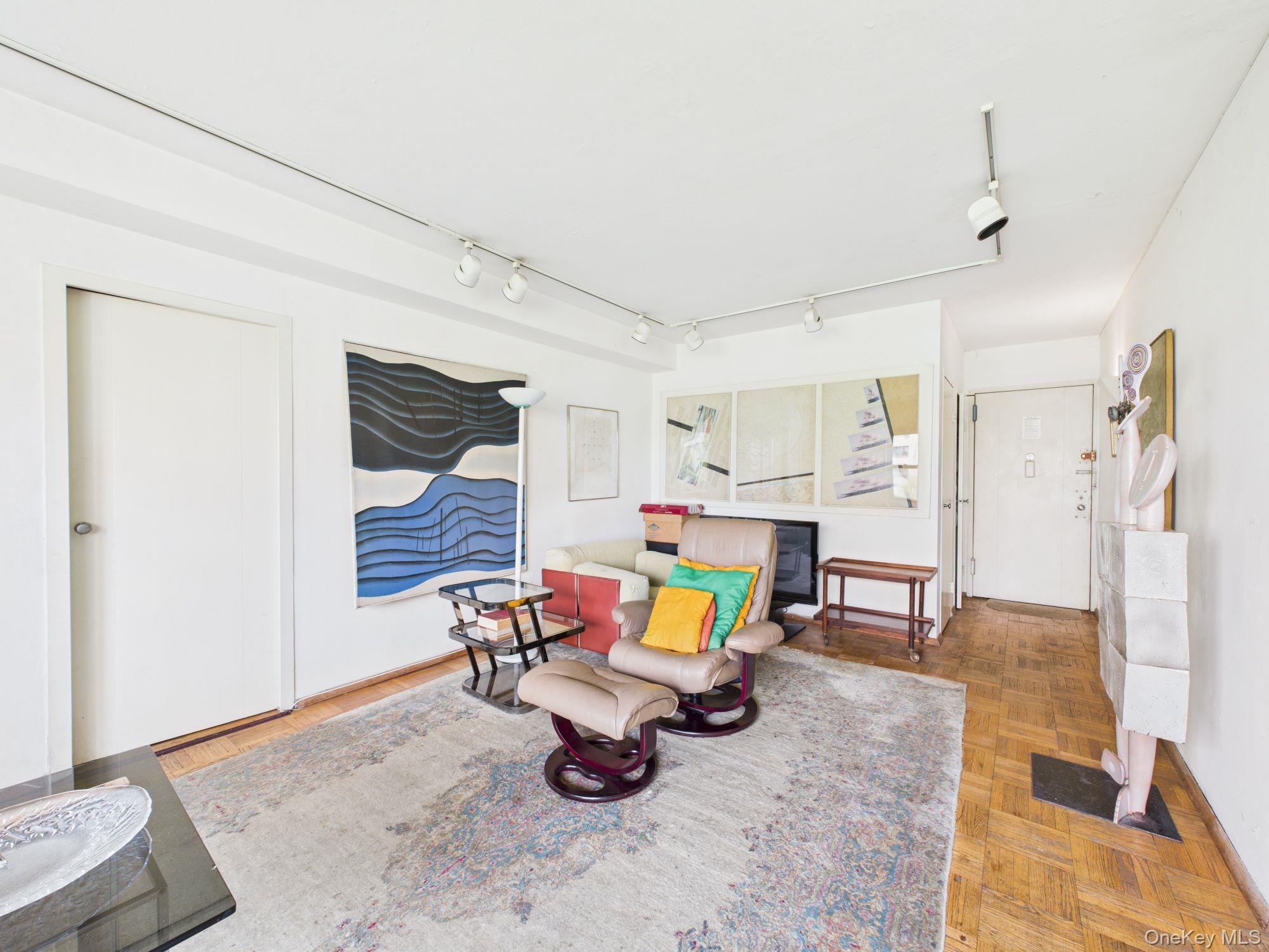 2 Fordham Hill Oval Unit 9g Property Photo 24