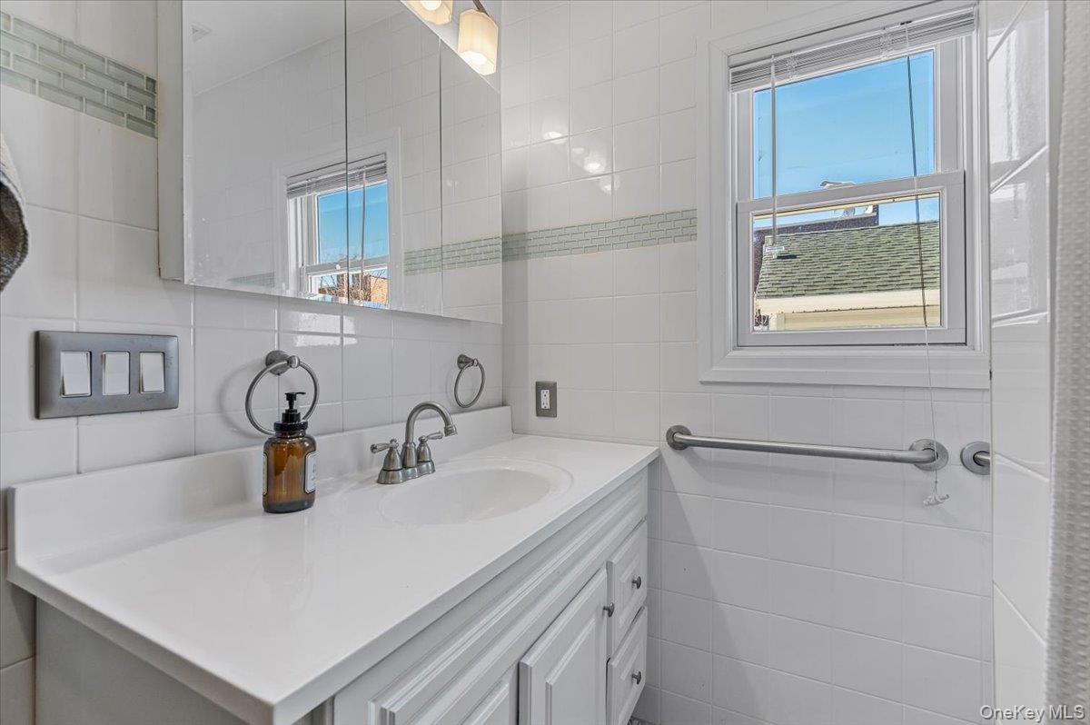 93-22 245th Street Property Photo 12