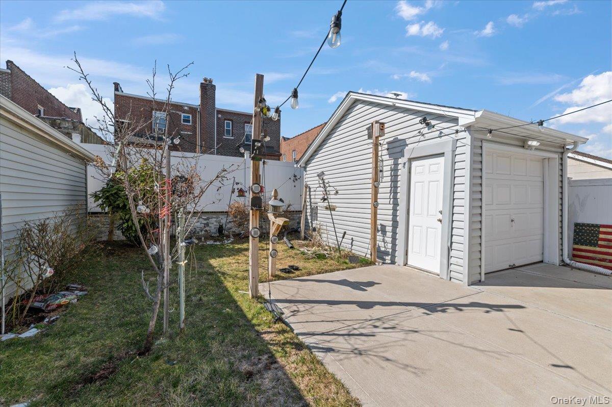 93-22 245th Street Property Photo 28