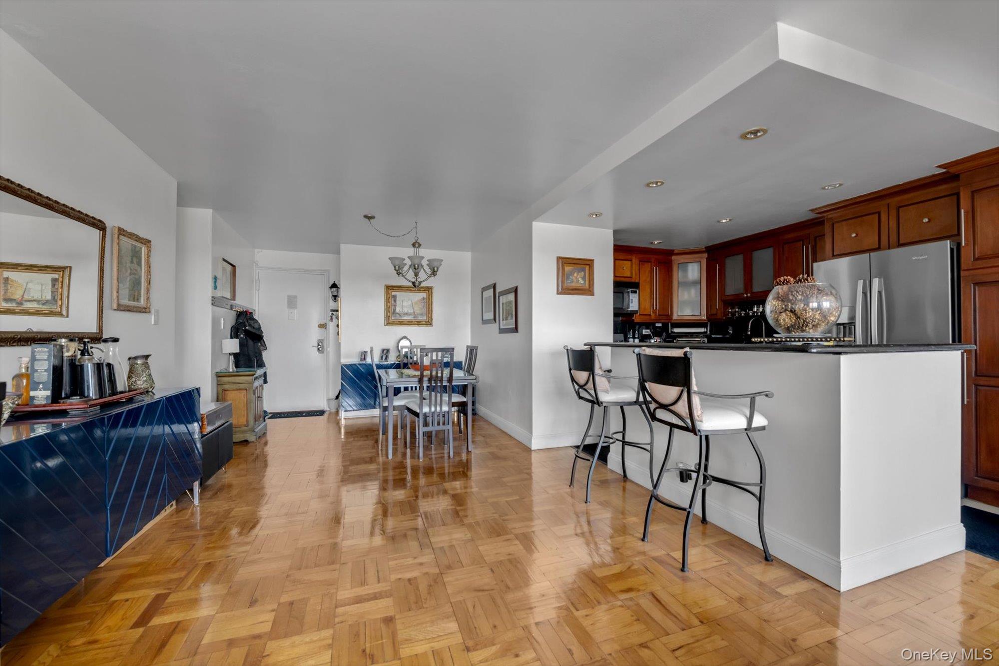 125-10 Queens Boulevard 2009 Property Photo 5