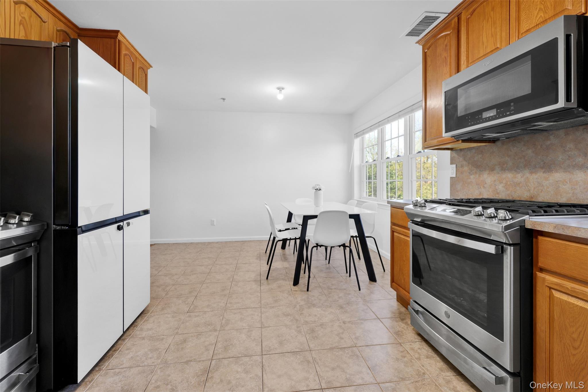 8 Elm Street 211 Property Photo 4