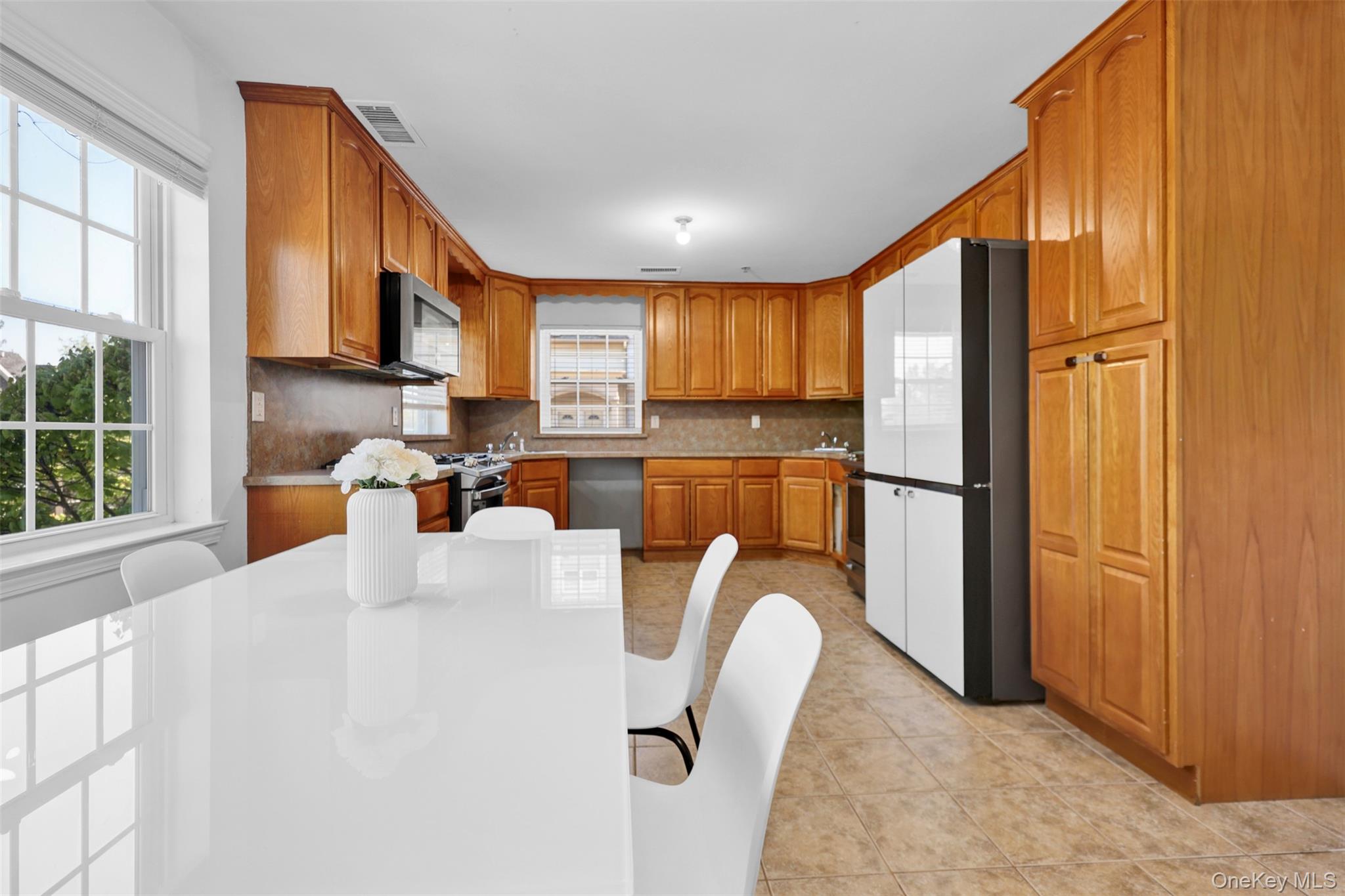 8 Elm Street 211 Property Photo 5