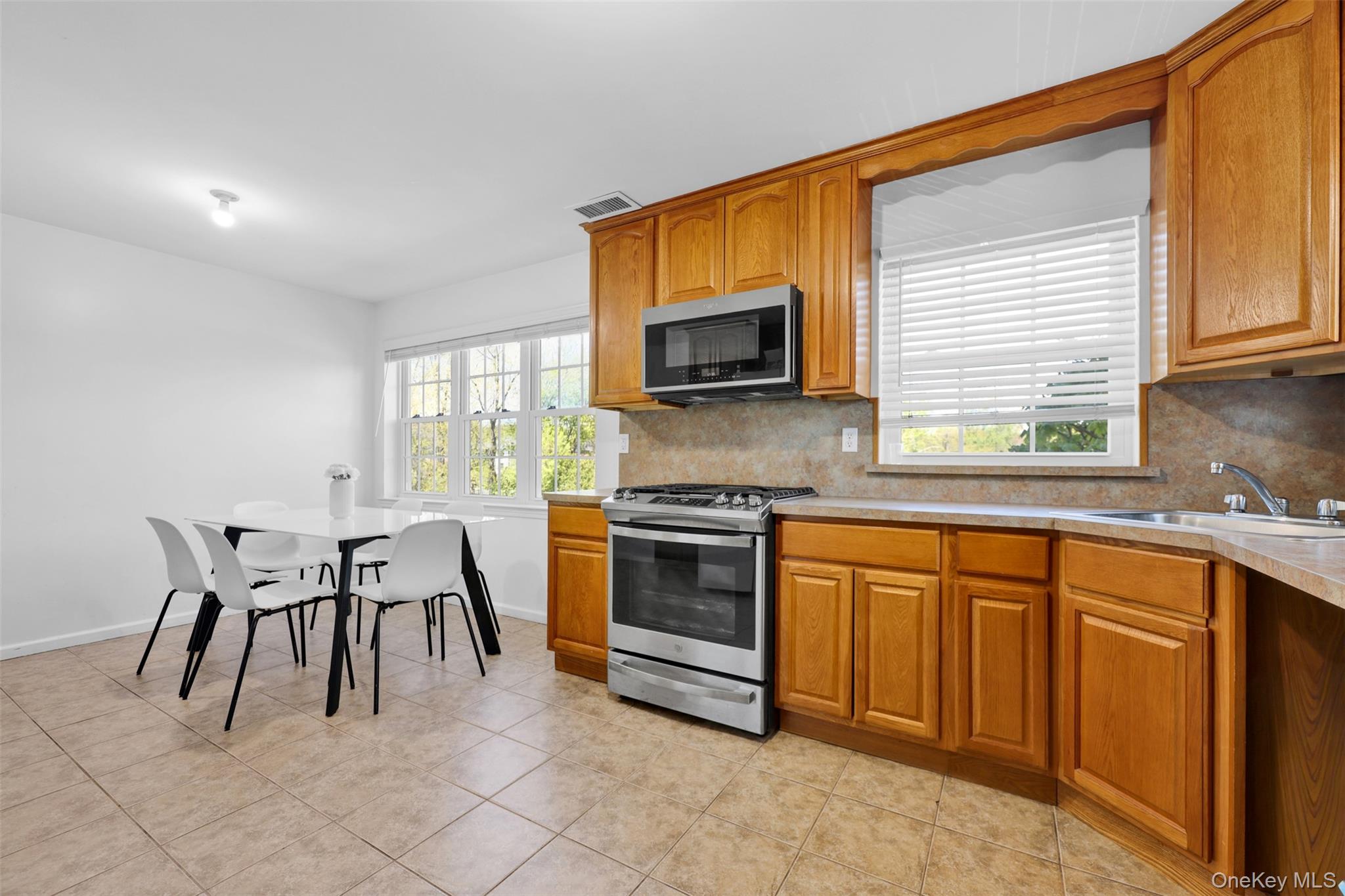 8 Elm Street 211 Property Photo 6