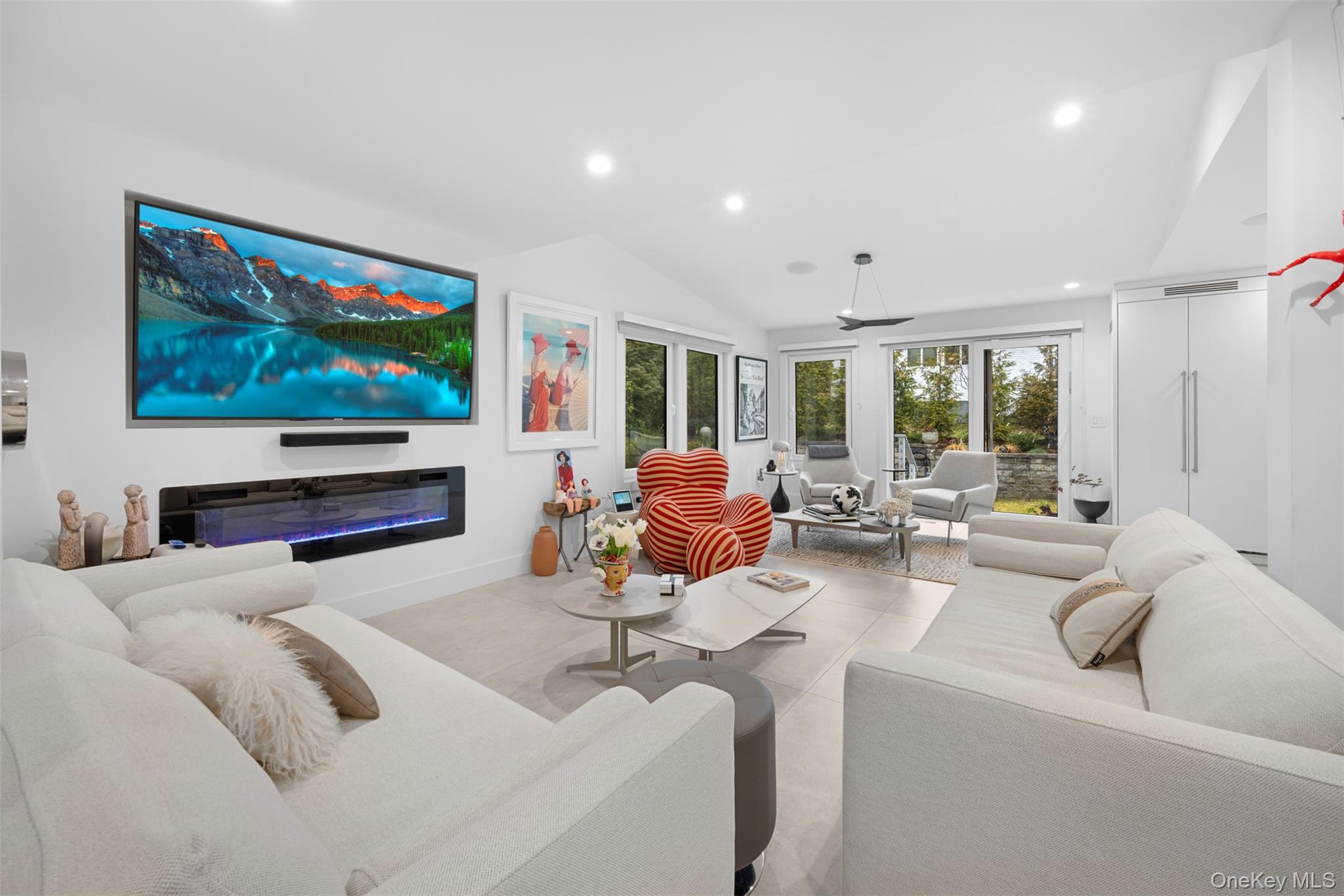2 Hewlett Place Property Photo 7