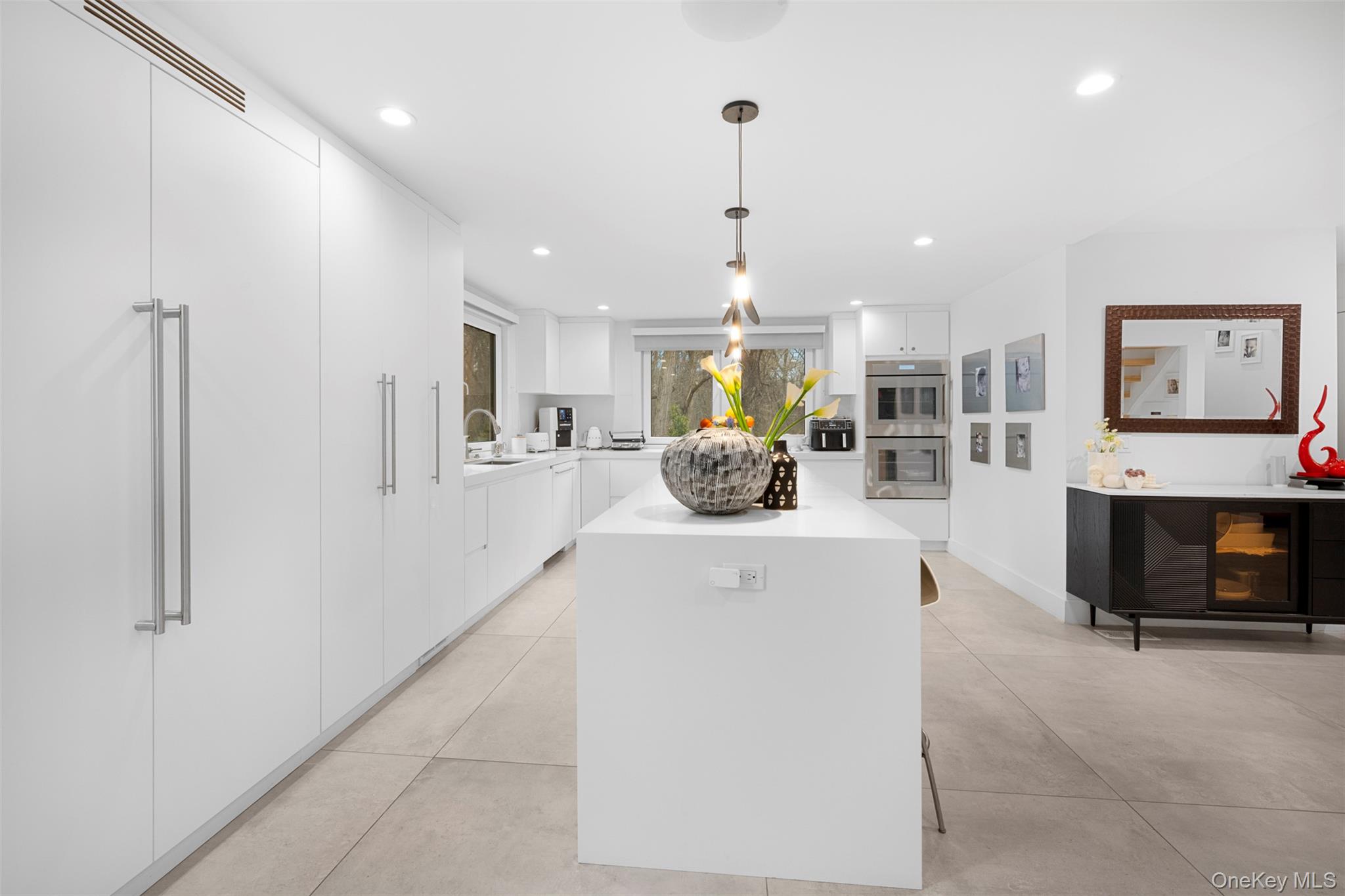 2 Hewlett Place Property Photo 12
