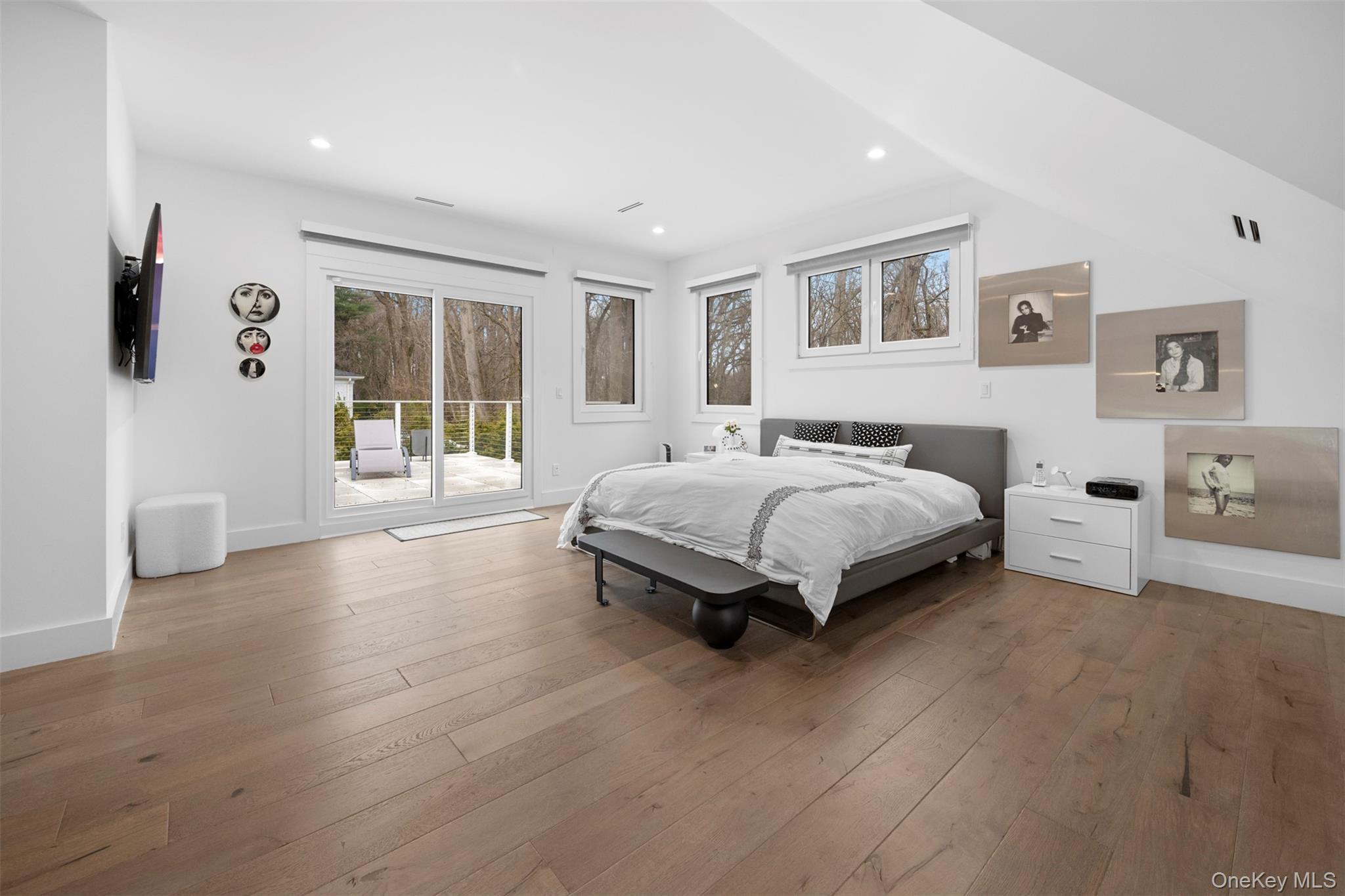2 Hewlett Place Property Photo 18
