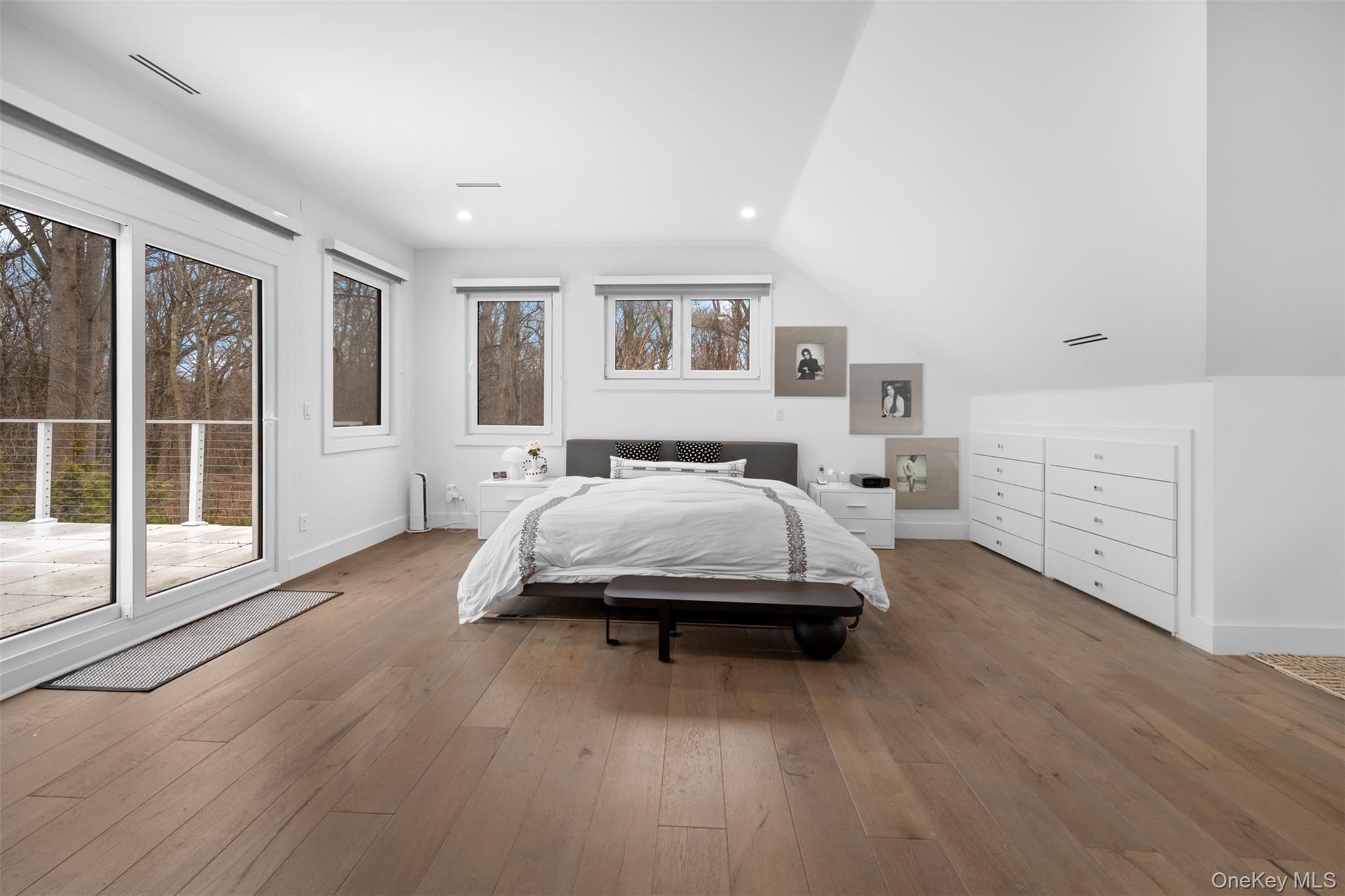 2 Hewlett Place Property Photo 20