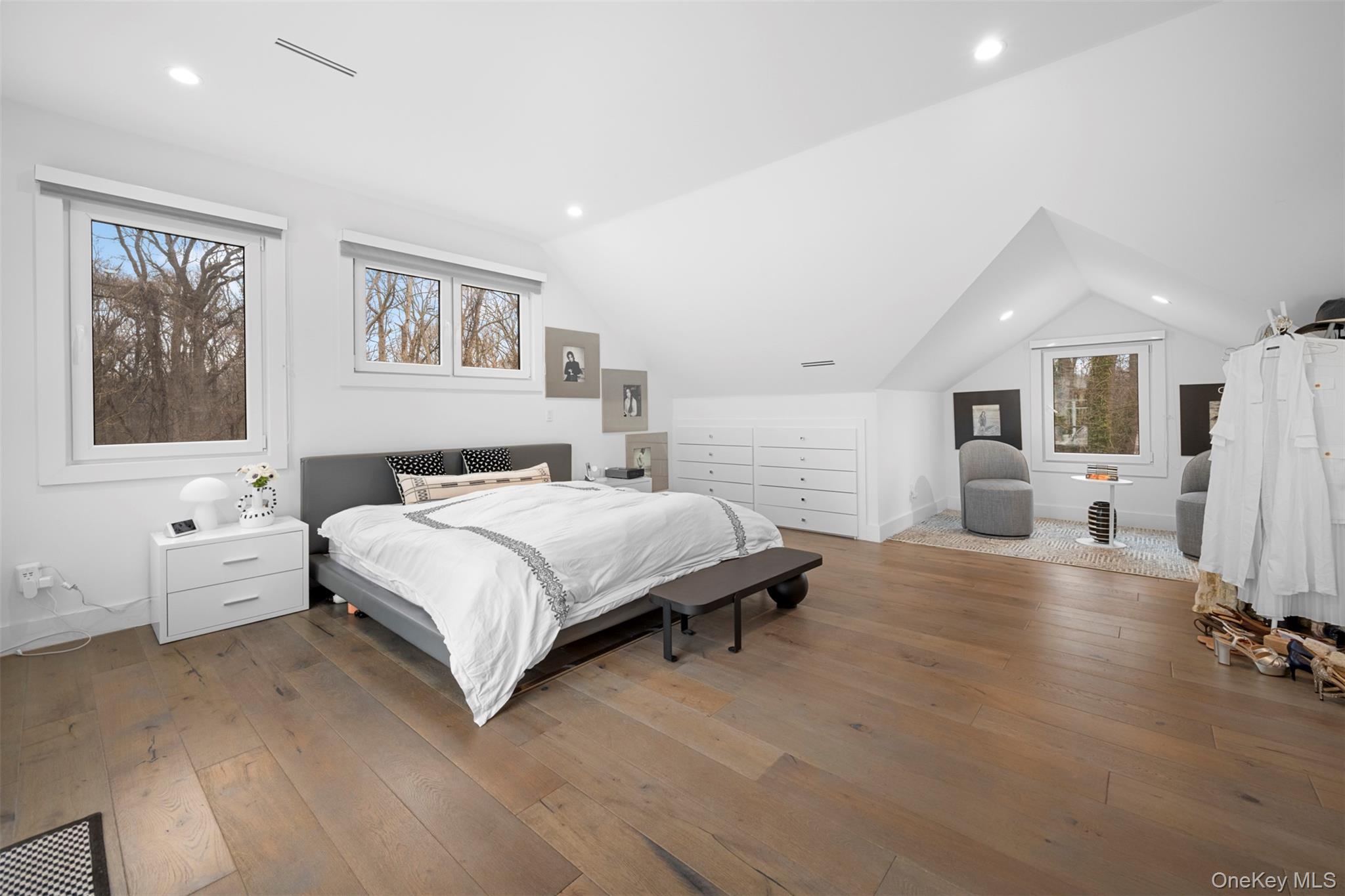 2 Hewlett Place Property Photo 21