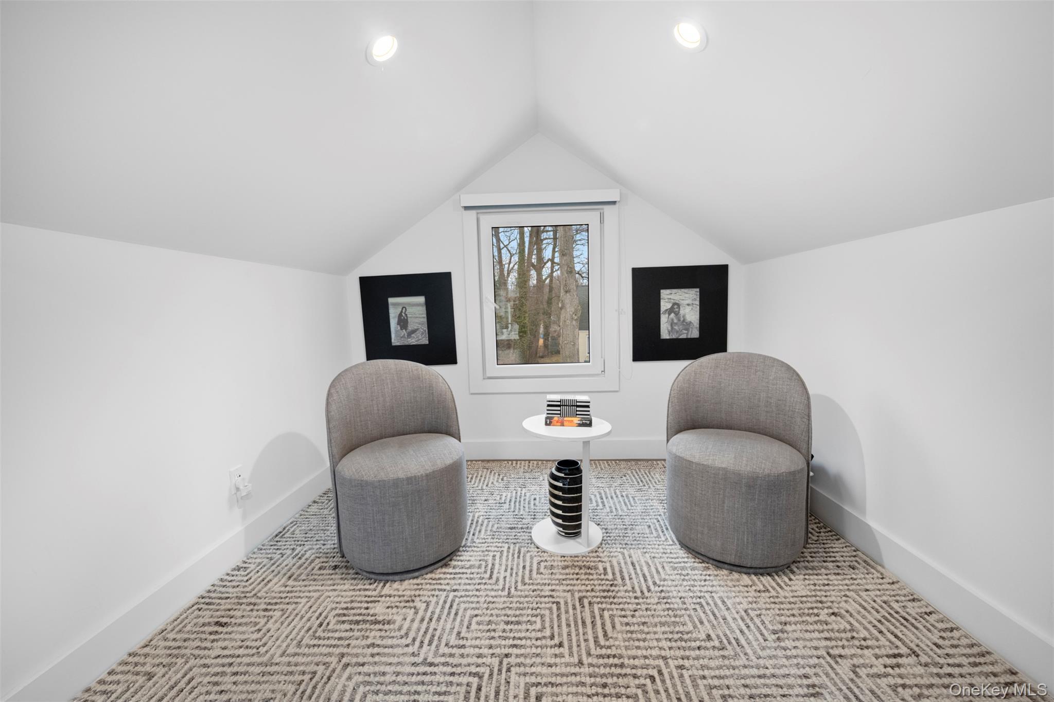 2 Hewlett Place Property Photo 22