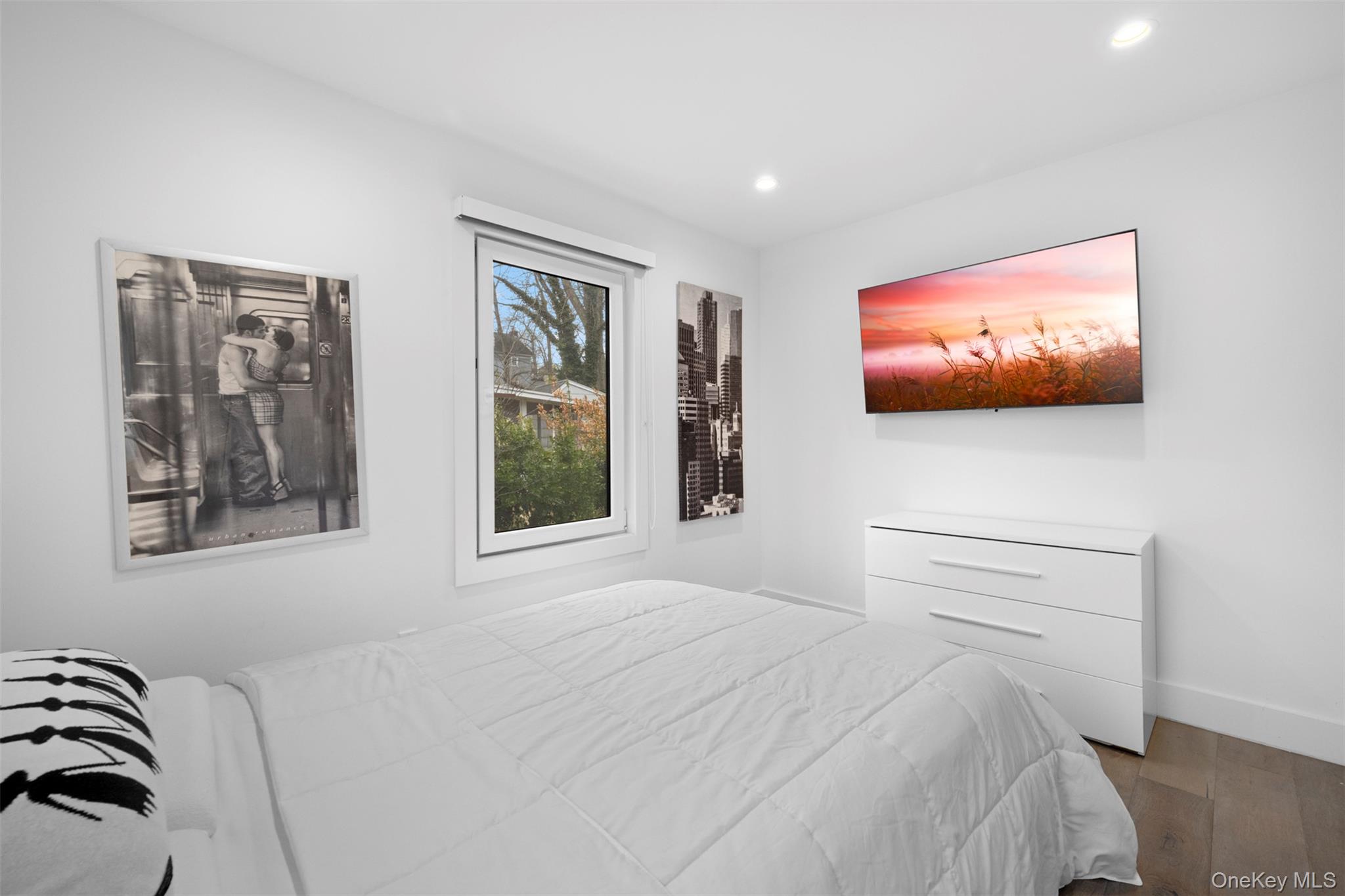 2 Hewlett Place Property Photo 27